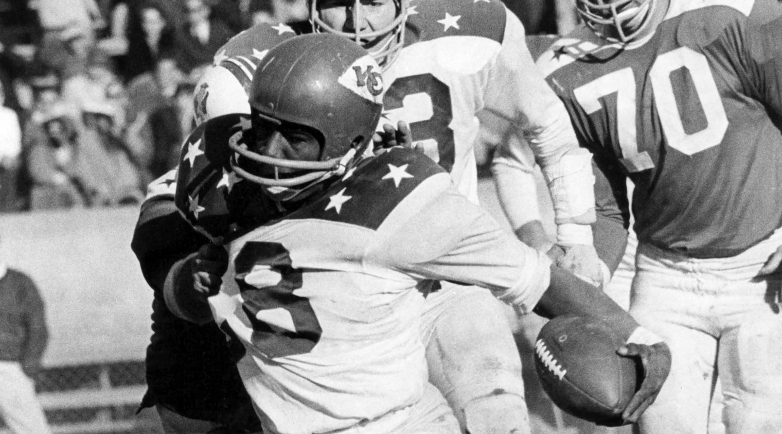 Jan 16, 1965; Houston, TX, USA; FILE PHOTO; Kansas City Chiefs running back Abner Haynes (28) in action during the 1965 AFL All Star Game at Jeppesen Stadium.