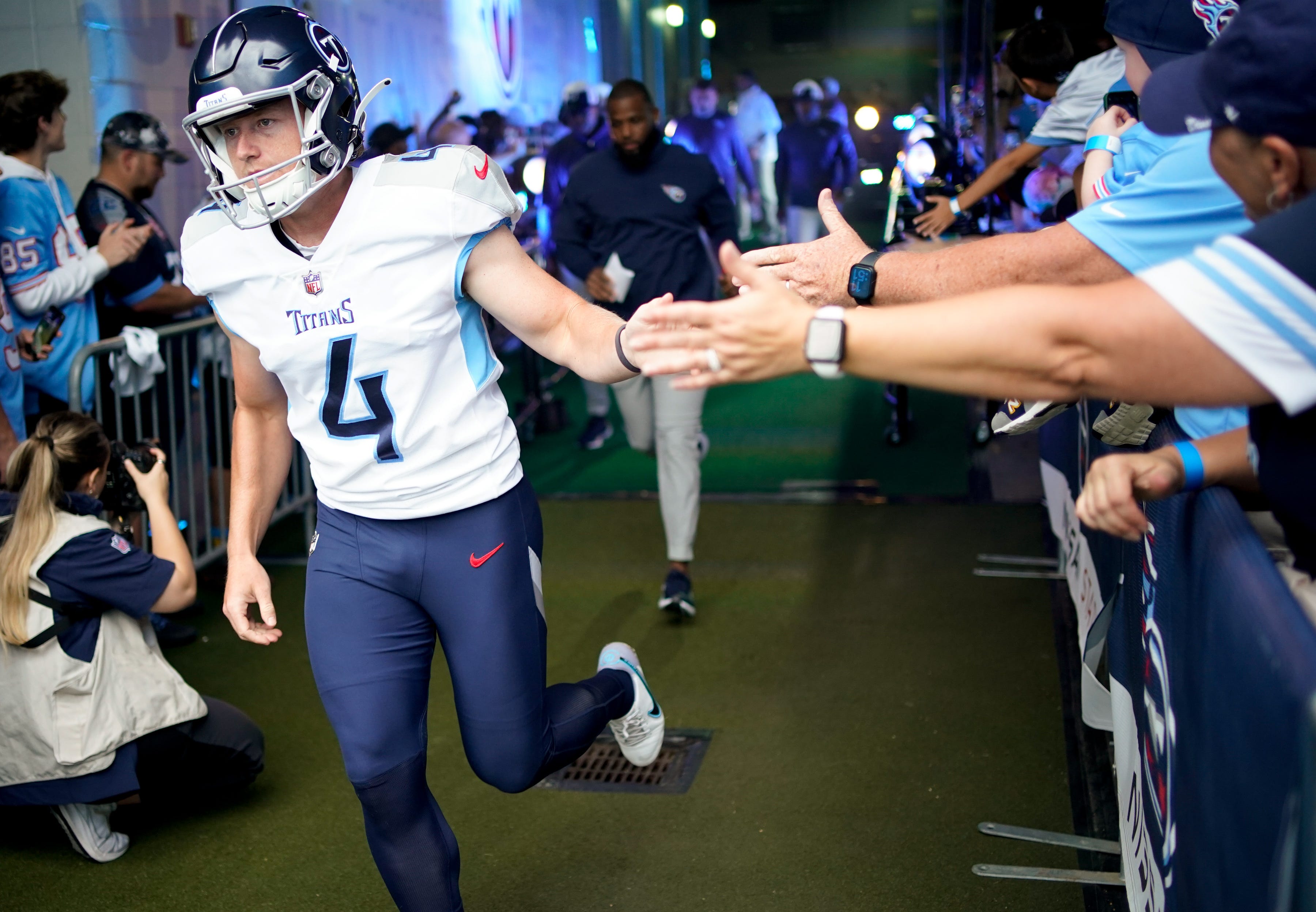 Ryan Stonehouse heading out of the tunnel for Tennessee Titans