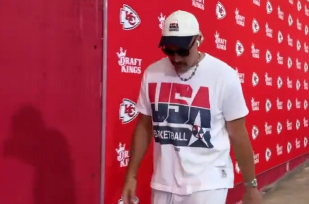 Kansas City Chiefs TE Travis Kelce arrives for the final preseason game against the Chicago Bears on August 22, 2024