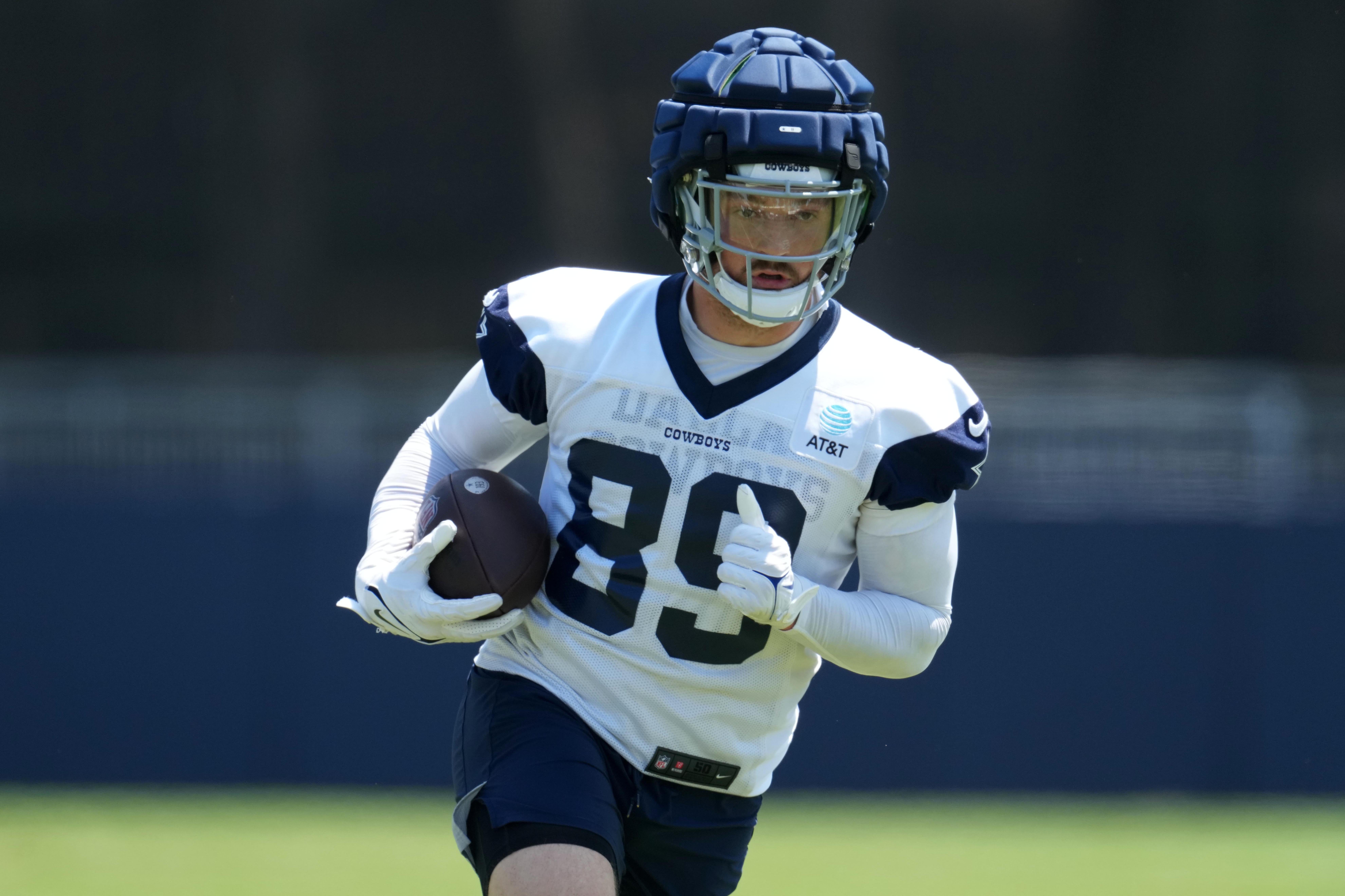 Jul 29, 2023; Oxnard, CA, USA; Dallas Cowboys tight end Peyton Hendershot (89) wears a Guardian helmet cap during training camp at the River Ridge Fields.
