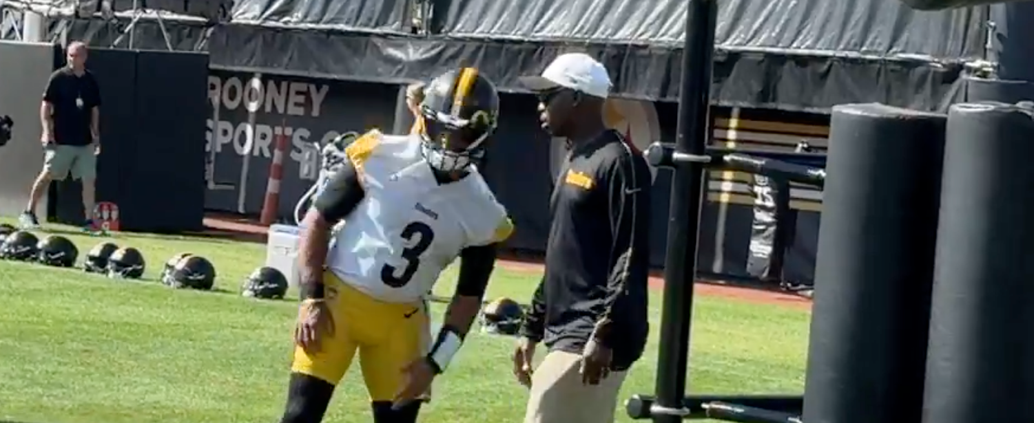 Pittsburgh Steelers QB Russell Wilson Looks on at Friday's practice ahead of Week 1 against Atlanta Falcons