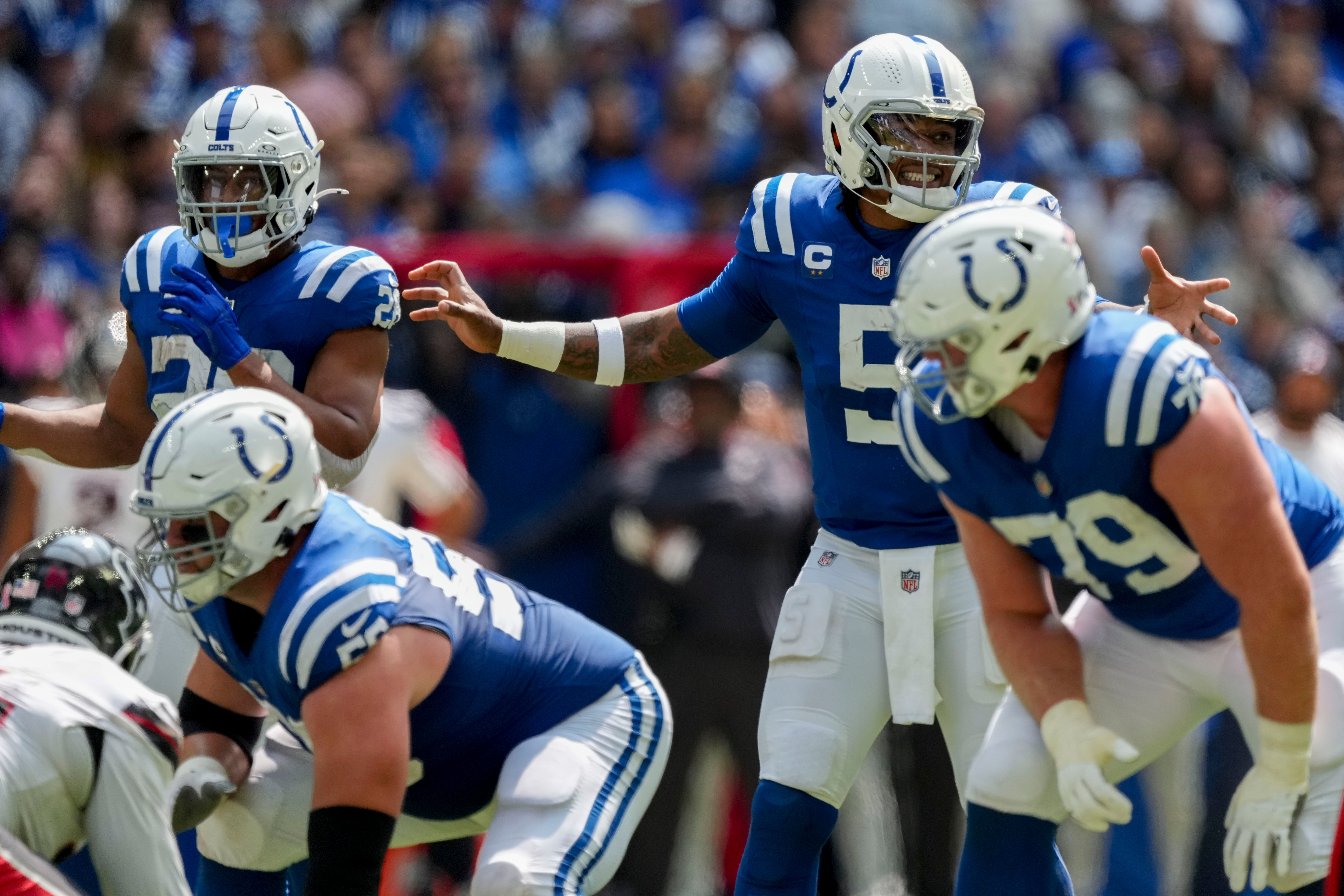 Sep 8, 2024; Indianapolis, Indiana, USA; Indianapolis Colts quarterback Anthony Richardson (5) talks to the team Sunday, Sept. 8, 2024, during a game against the Houston Texans at Lucas Oil Stadium.