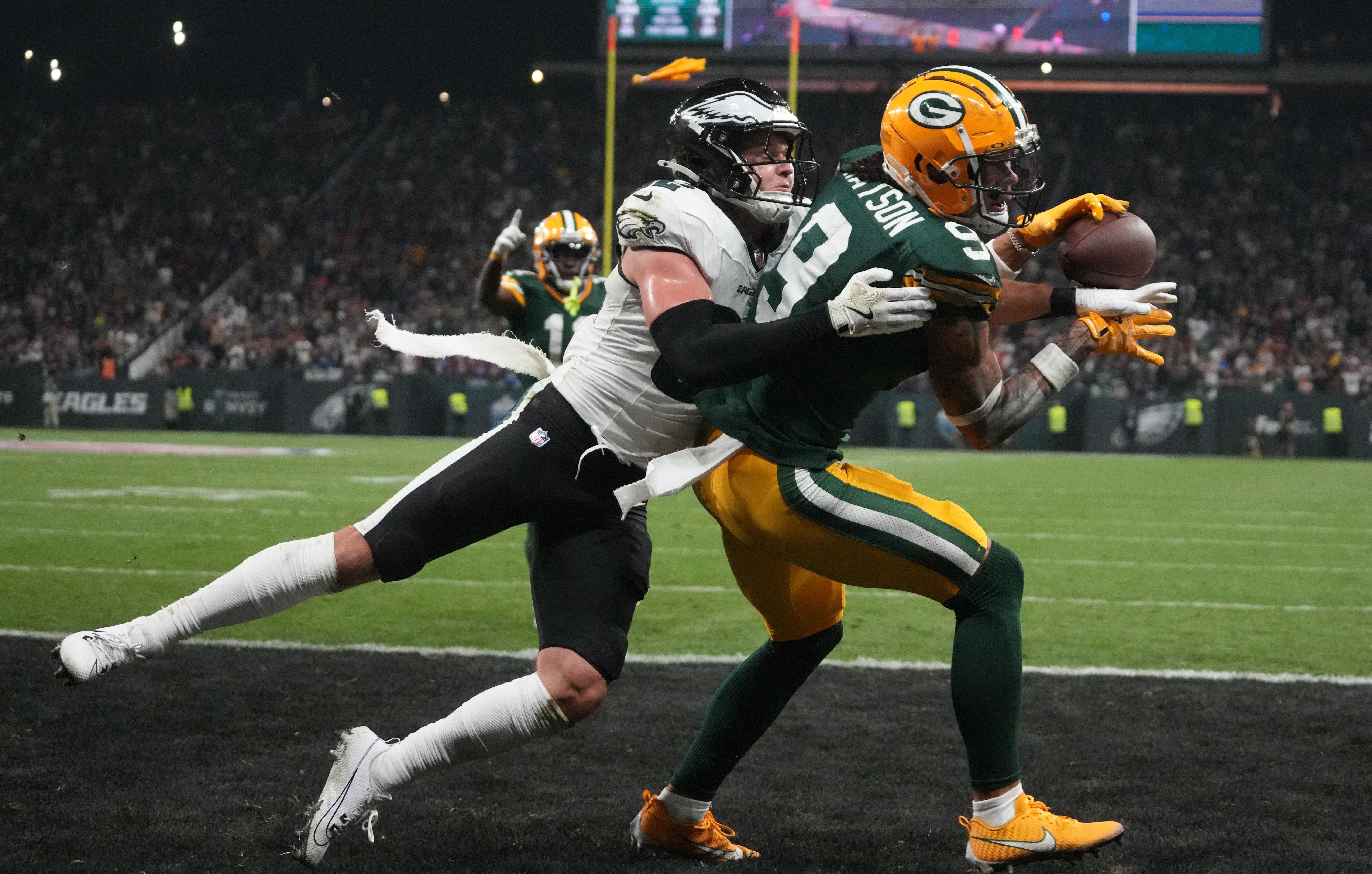 Philadelphia Eagles safety Reed Blankenship (32) breaks up a pass for Green Bay Packers wide receiver Christian Watson (9) during the second half at Neo Quimica Arena.