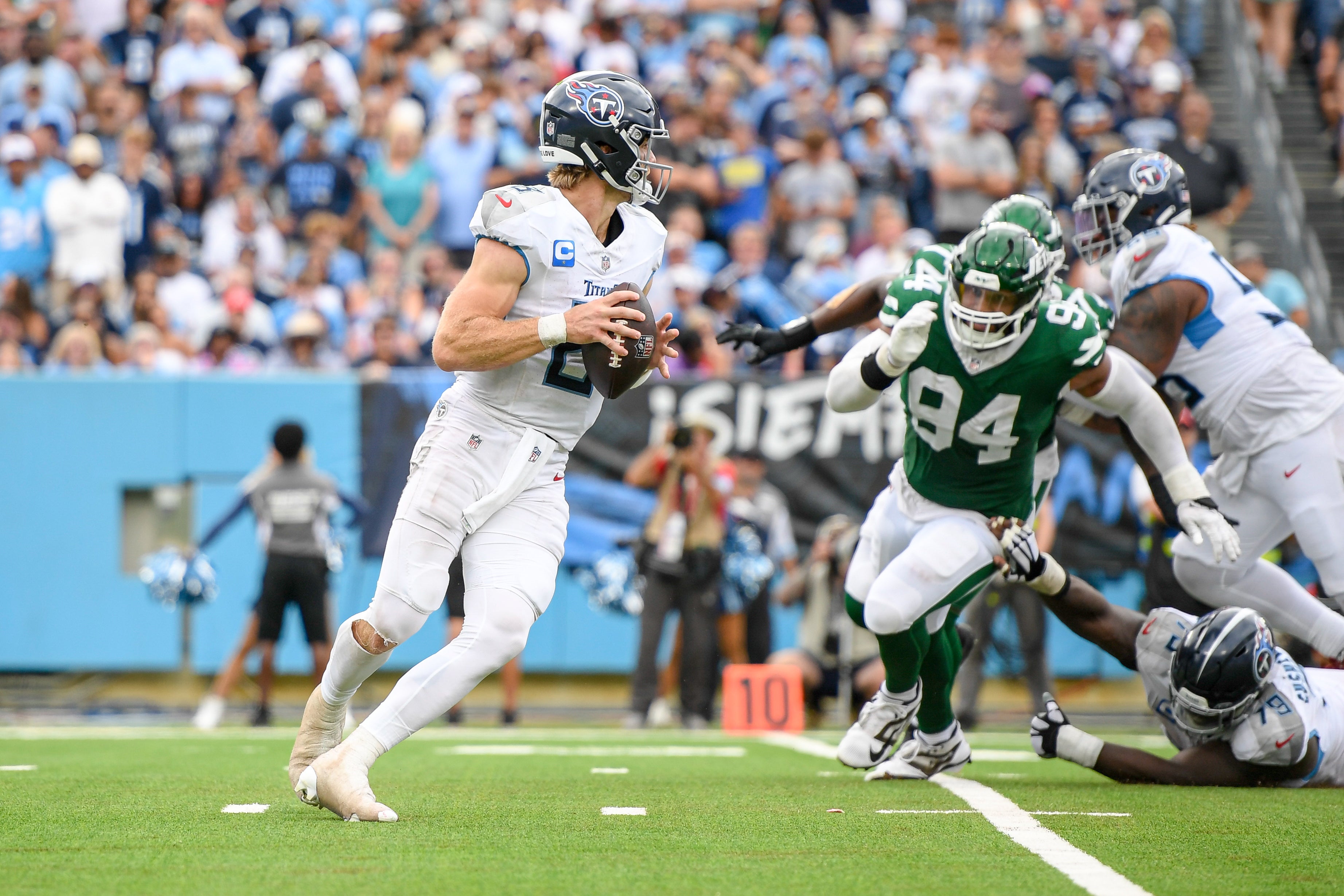 Tennessee Titans Will Levis (8) stands in the pocket against the New York Jets during the second half at Nissan Stadium.