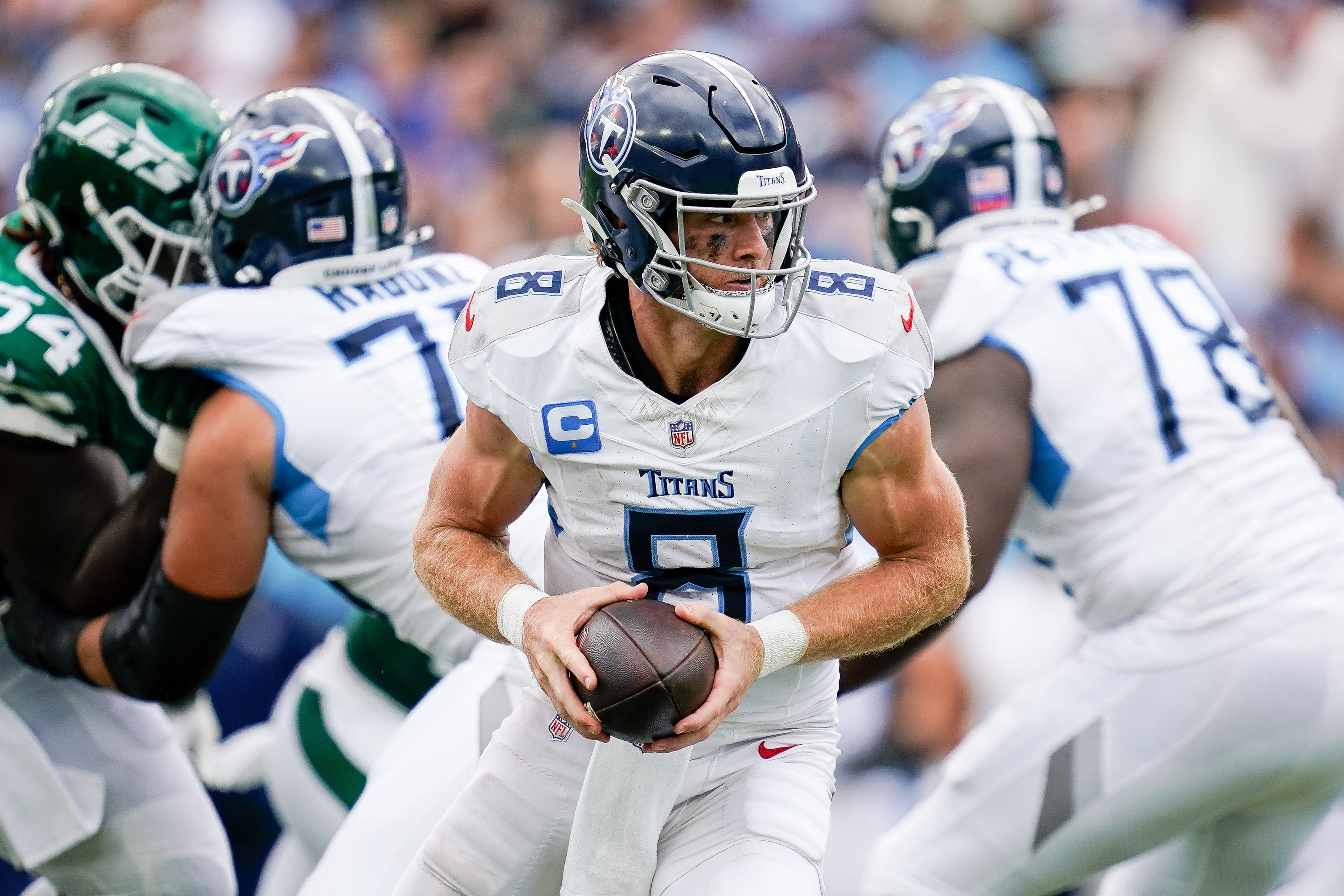 Tennessee Titans quarterback Will Levis (8) looks to hand off against the New York Jets during the third quarter at Nissan Stadium in Nashville, Tenn., Sunday, Sept. 15, 2024 Andrew Nelles / The Tennessean-USA TODAY NETWORK via Imagn Images