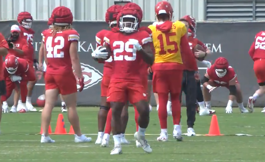 Chiefs RB Kareem Hunt at his first practice back in Kansas City.