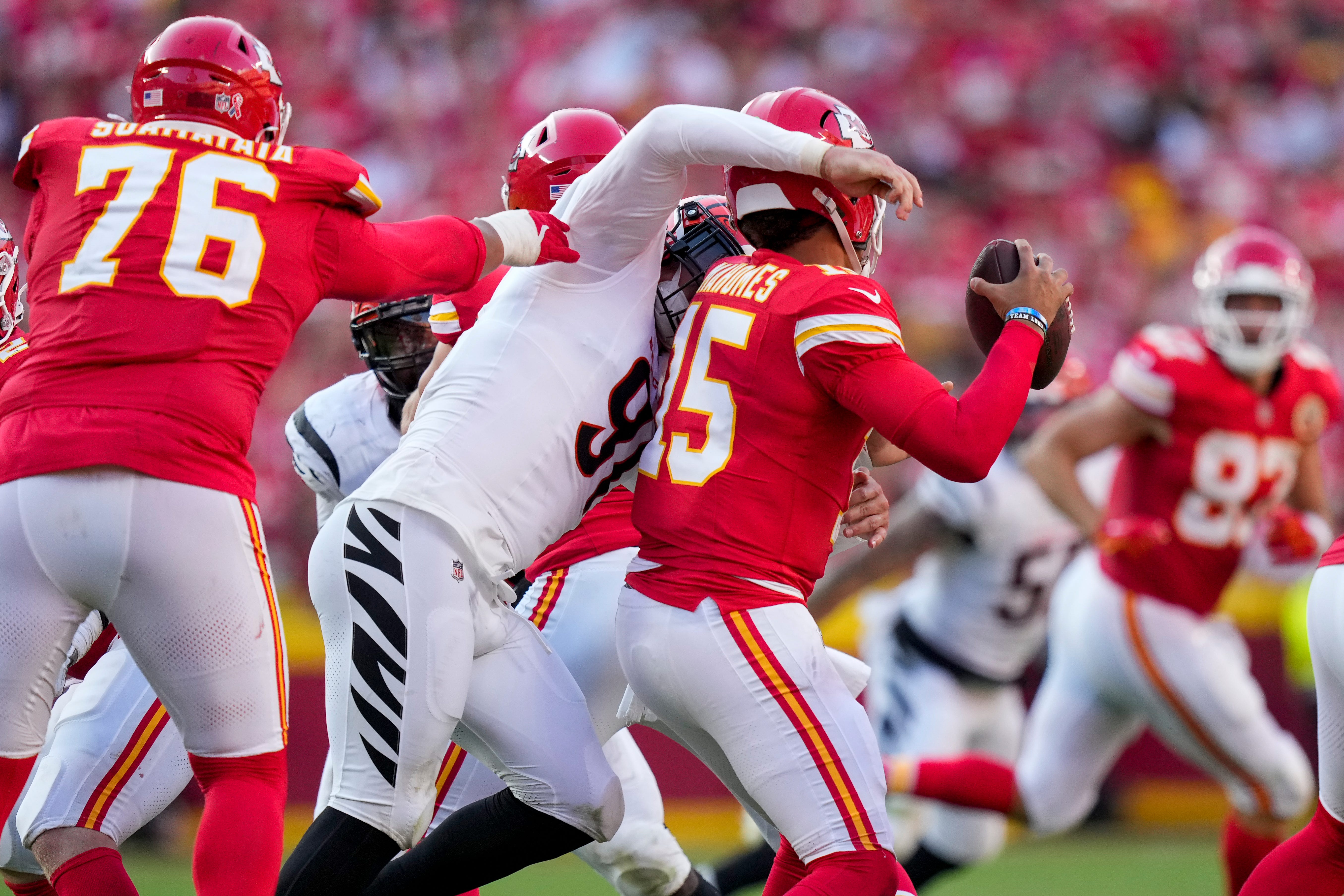 Kansas City Chiefs quarterback Patrick Mahomes left tackle Kingsley Suamataia