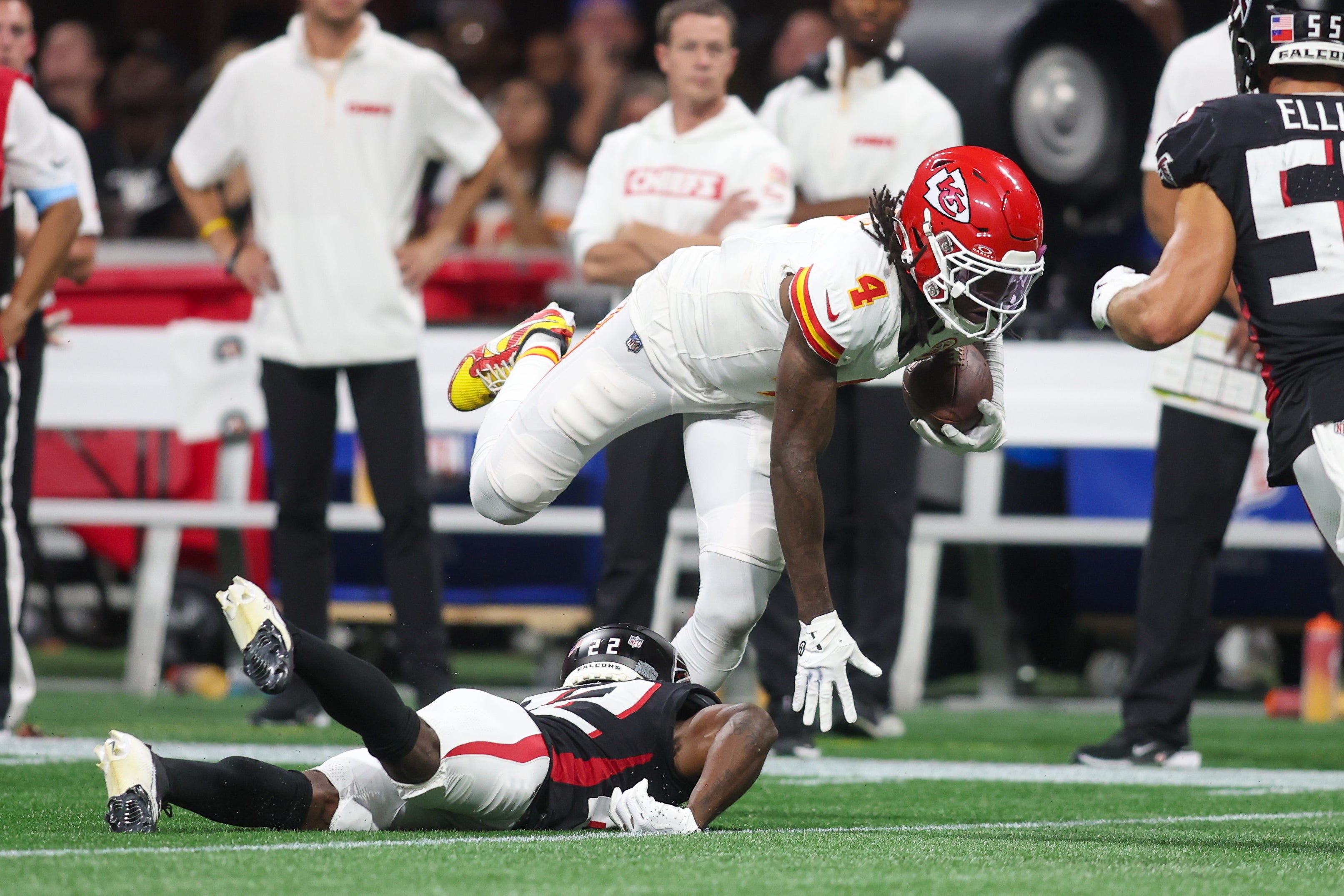 Chiefs receiver goes to bat for Patrick Mahomes after QB's painful ...