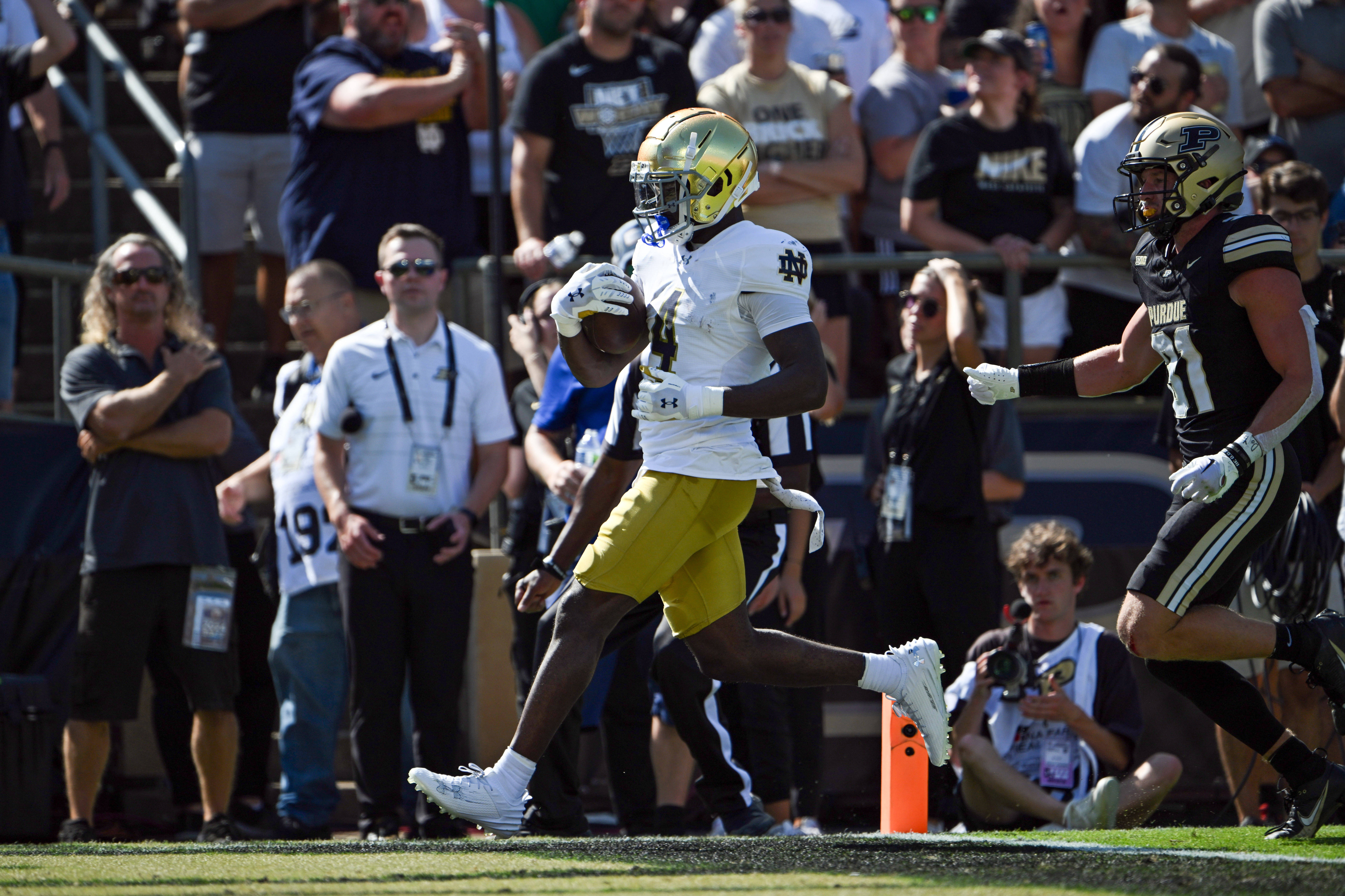 Jeremiyah Love touchdown run against Purdue