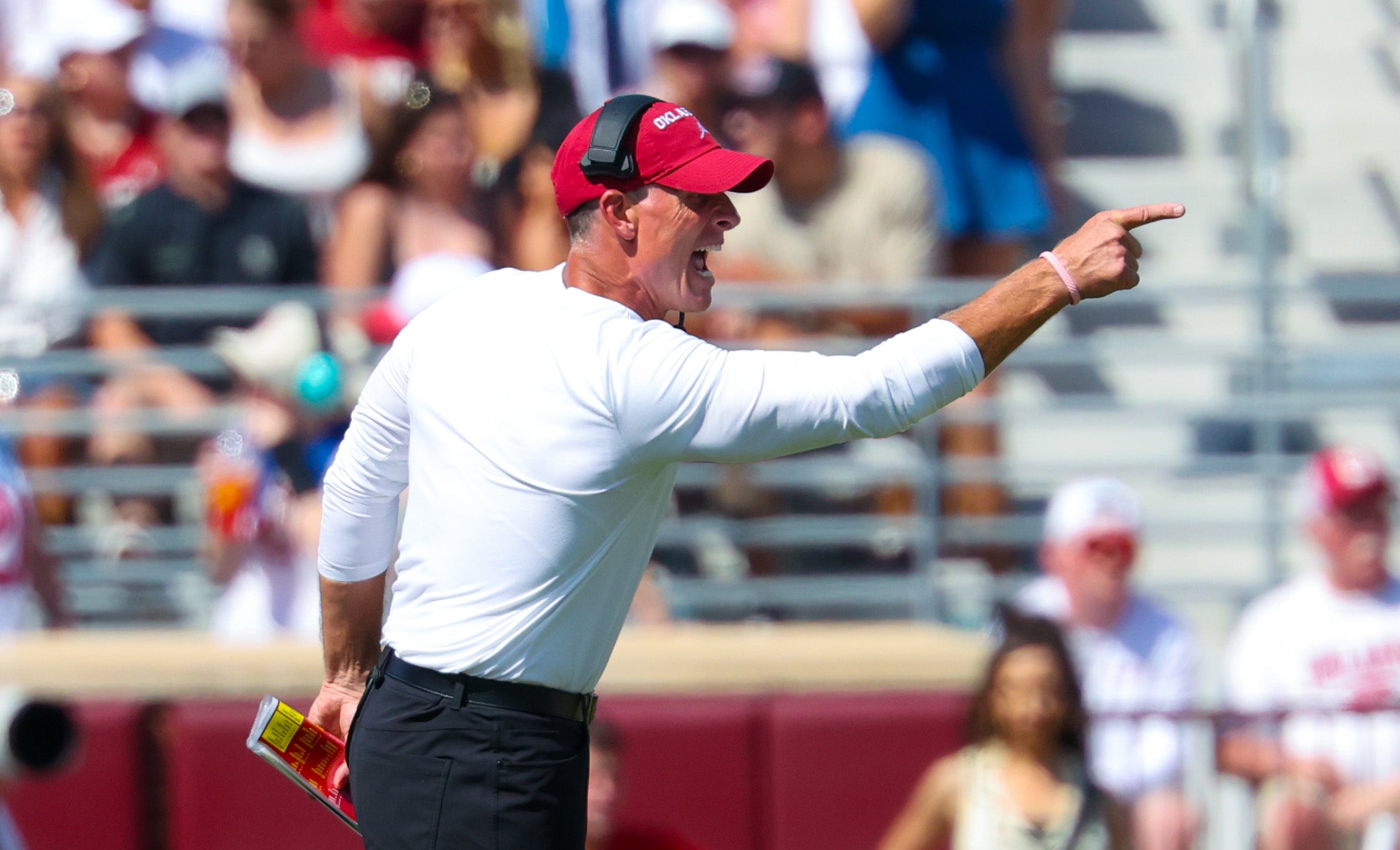 Oklahoma Sooners head coach Brent Venables