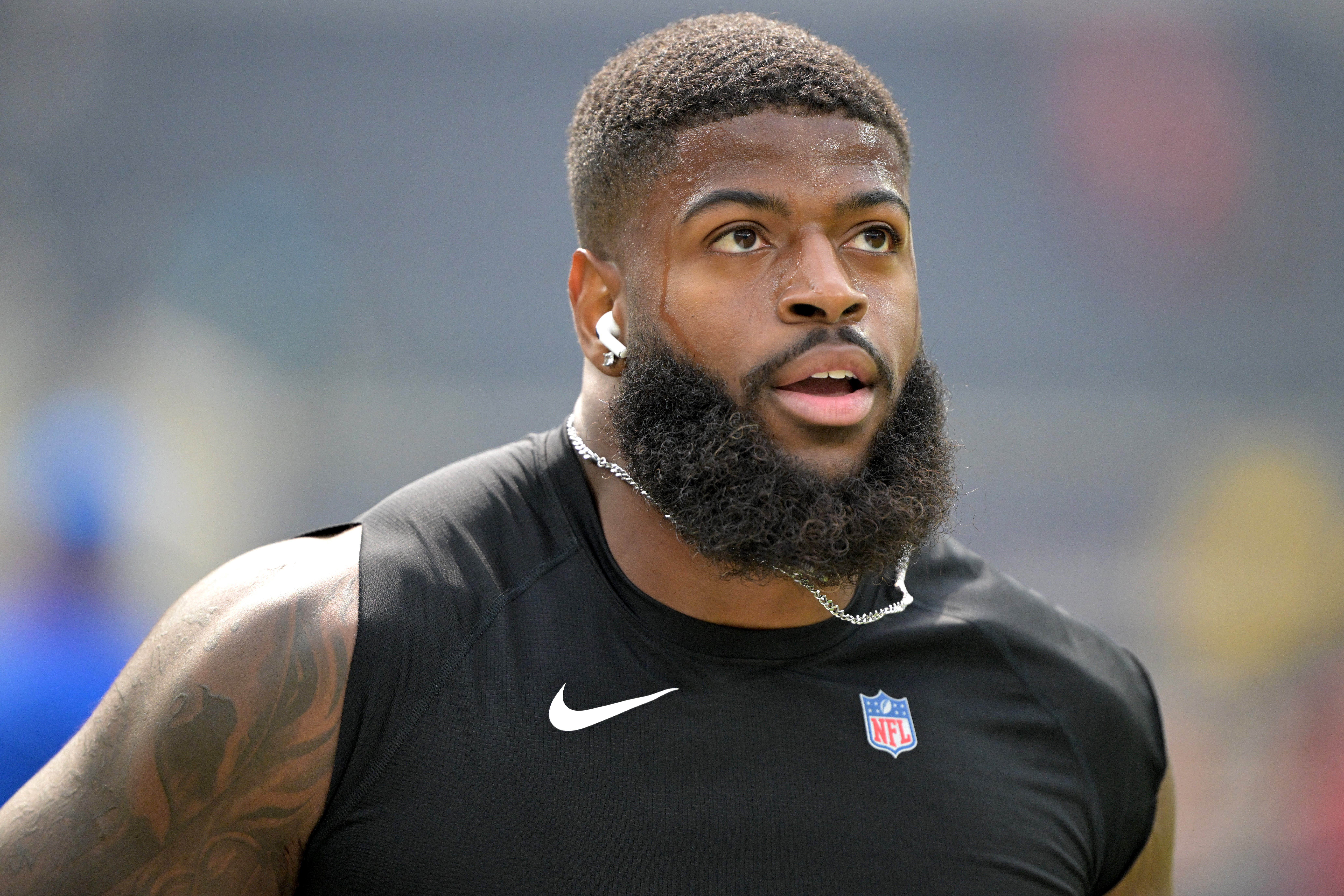 Sep 22, 2024; Inglewood, California, USA; Los Angeles Rams linebacker Jared Verse (8) warms up prior to the game against the San Francisco 49ers at SoFi Stadium.