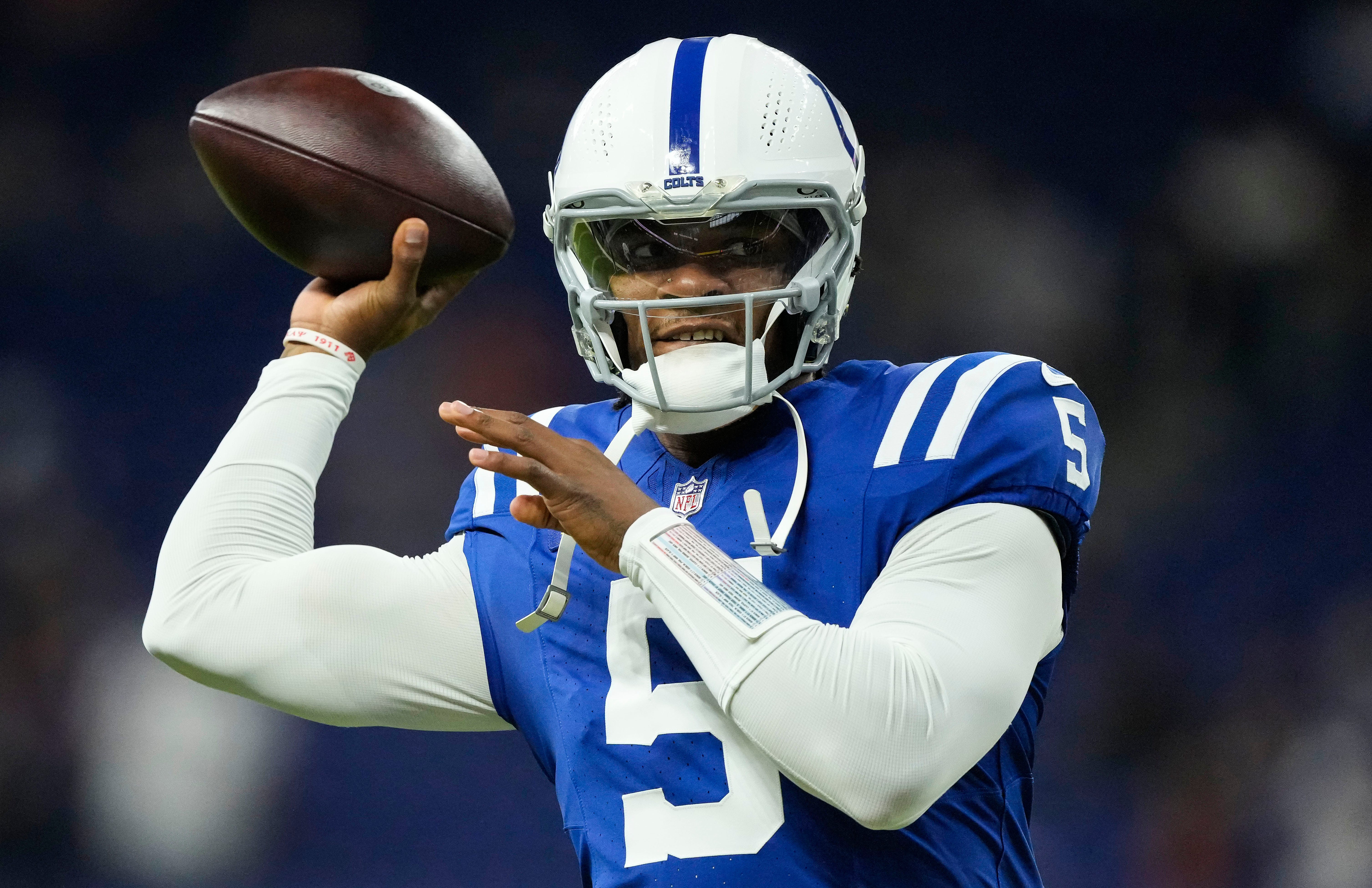 Indianapolis Colts quarterback Anthony Richardson (5) throws the ball Sunday, Sept. 22, 2024, ahead of game against the Chicago Bears at Lucas Oil Stadium in Indianapolis.