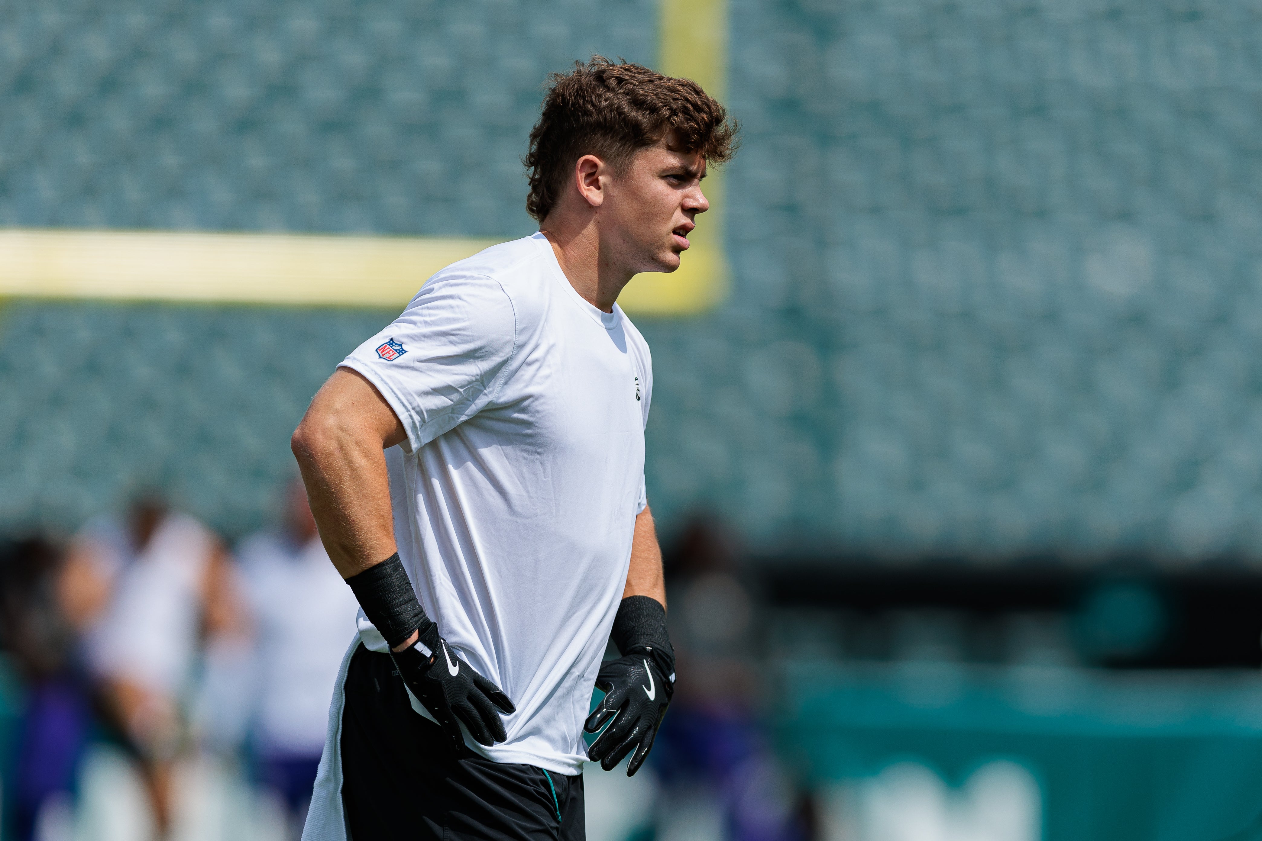 Philadelphia Eagles cornerback Cooper DeJean (33) warms up before the game against the Minnesota Vikings at Lincoln Financial Field.