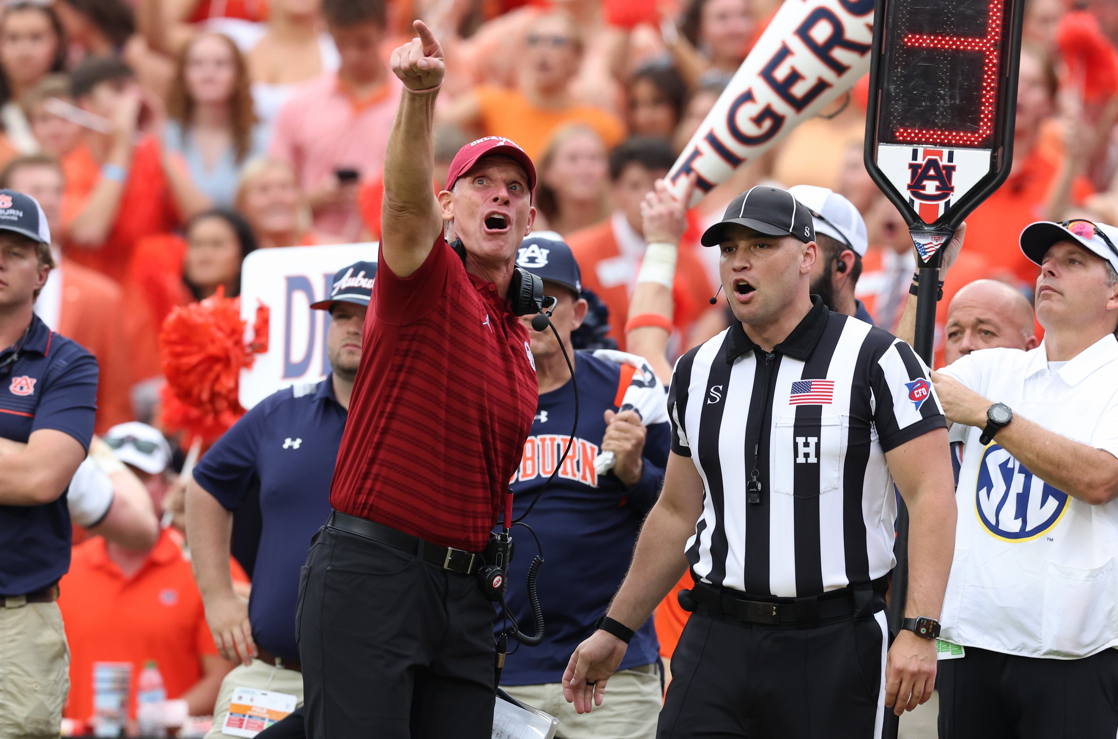 Oklahoma Sooners head coach Brent Venables
