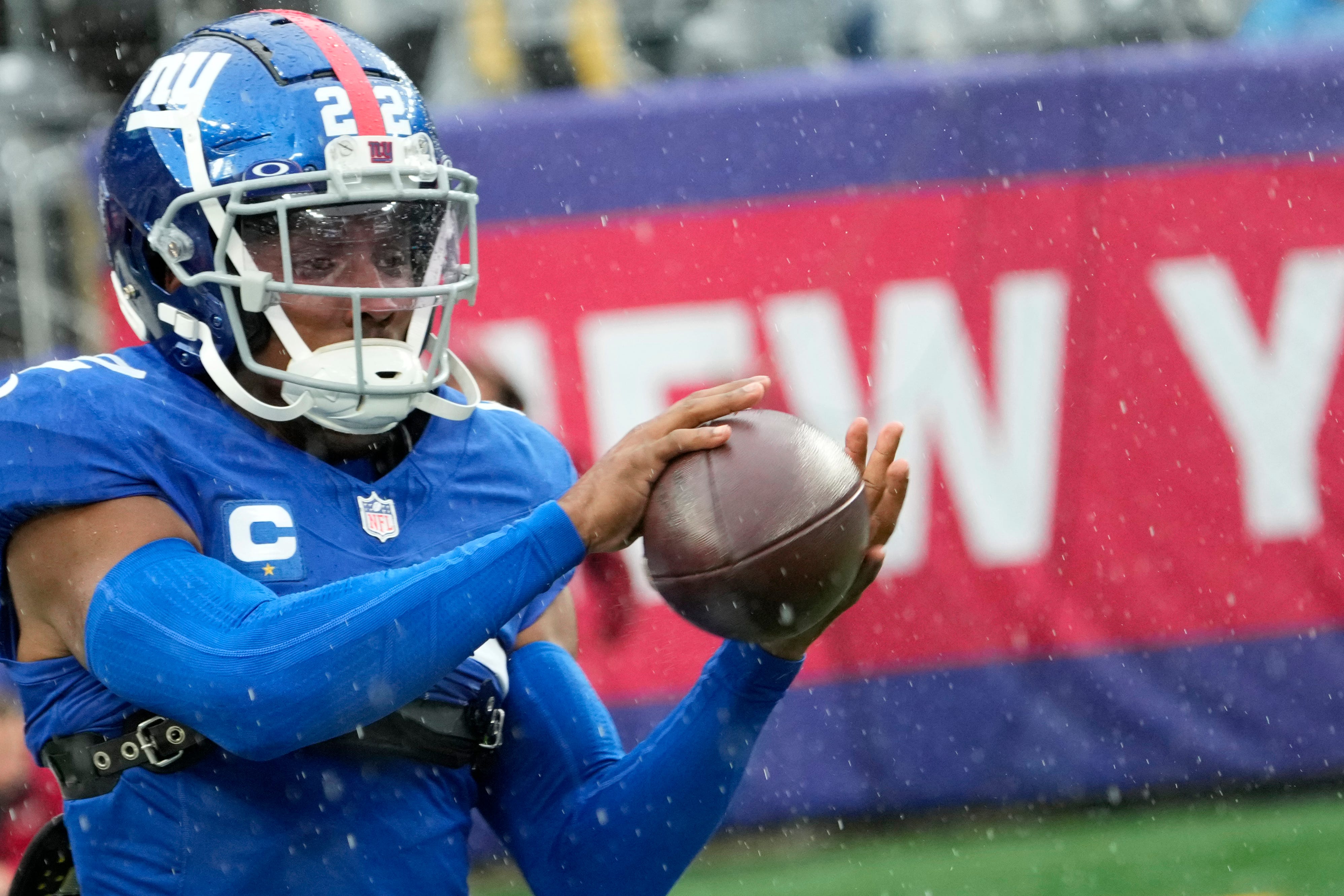 New York Giants cornerback Adoree' Jackson (22) catches the ball during a pre-game warm-up.