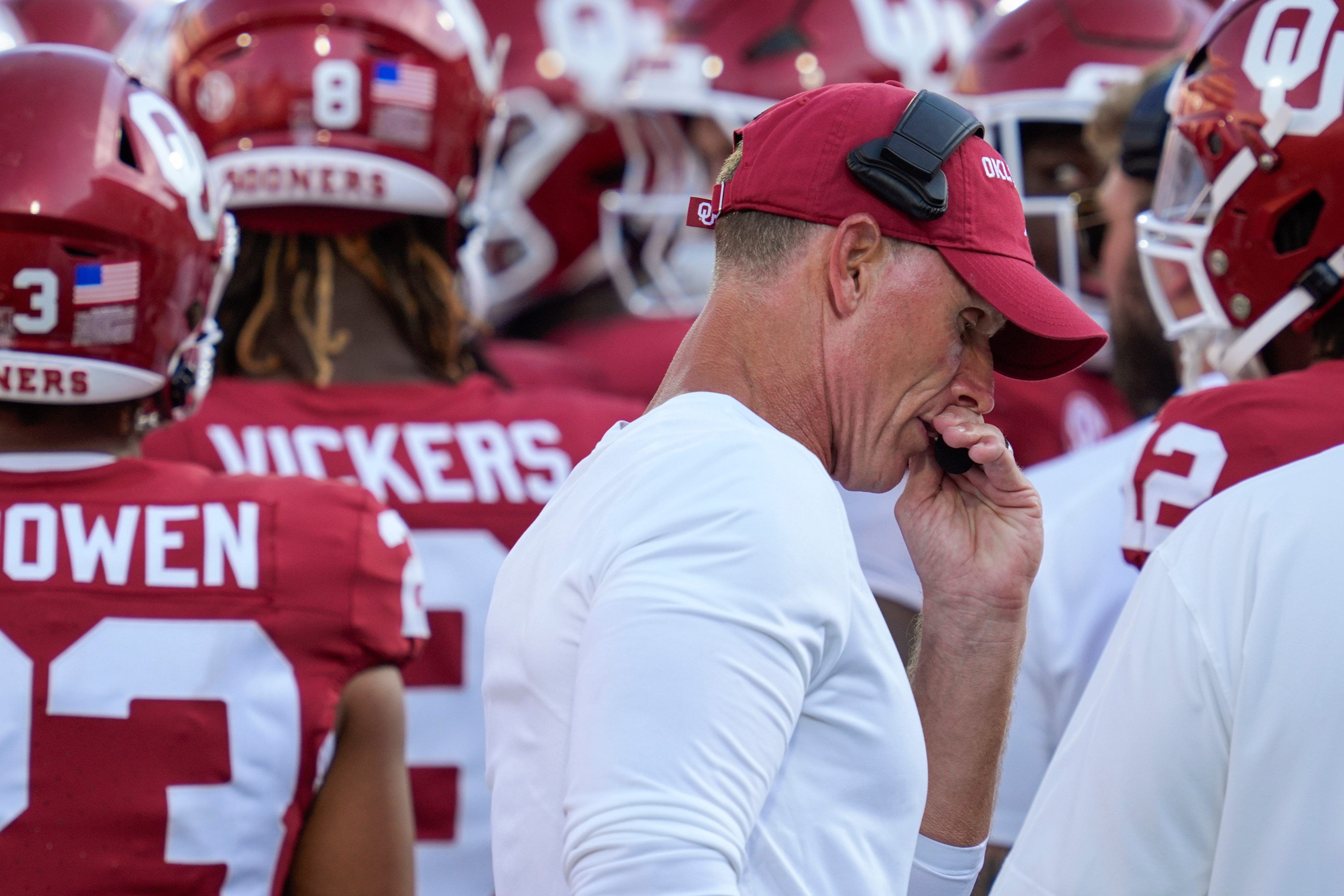 Oklahoma Sooners head coach Brent Venables