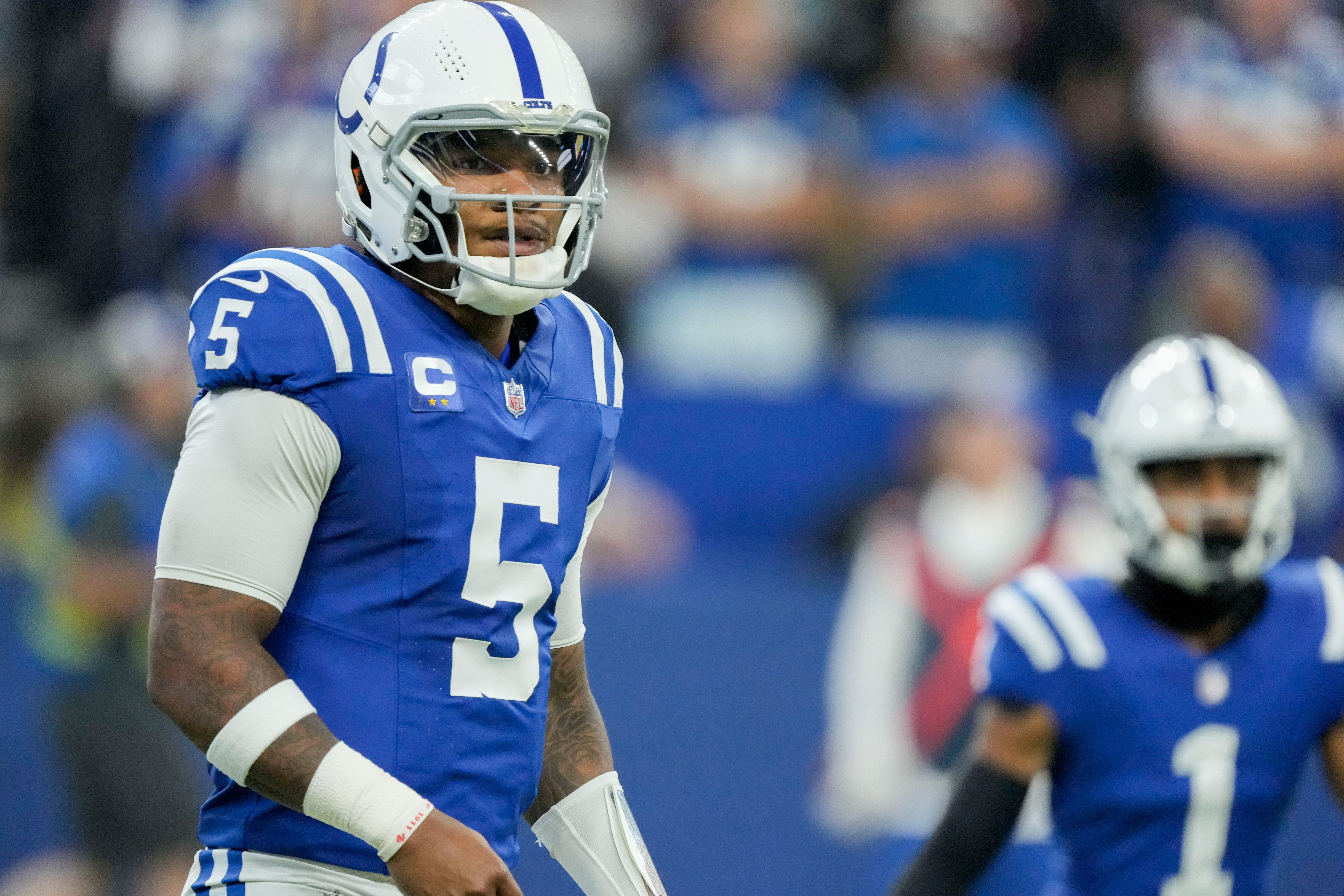 Indianapolis Colts quarterback Anthony Richardson (5) looks over the field Sunday, Sept. 22, 2024, during a game against the Chicago Bears at Lucas Oil Stadium in Indianapolis.