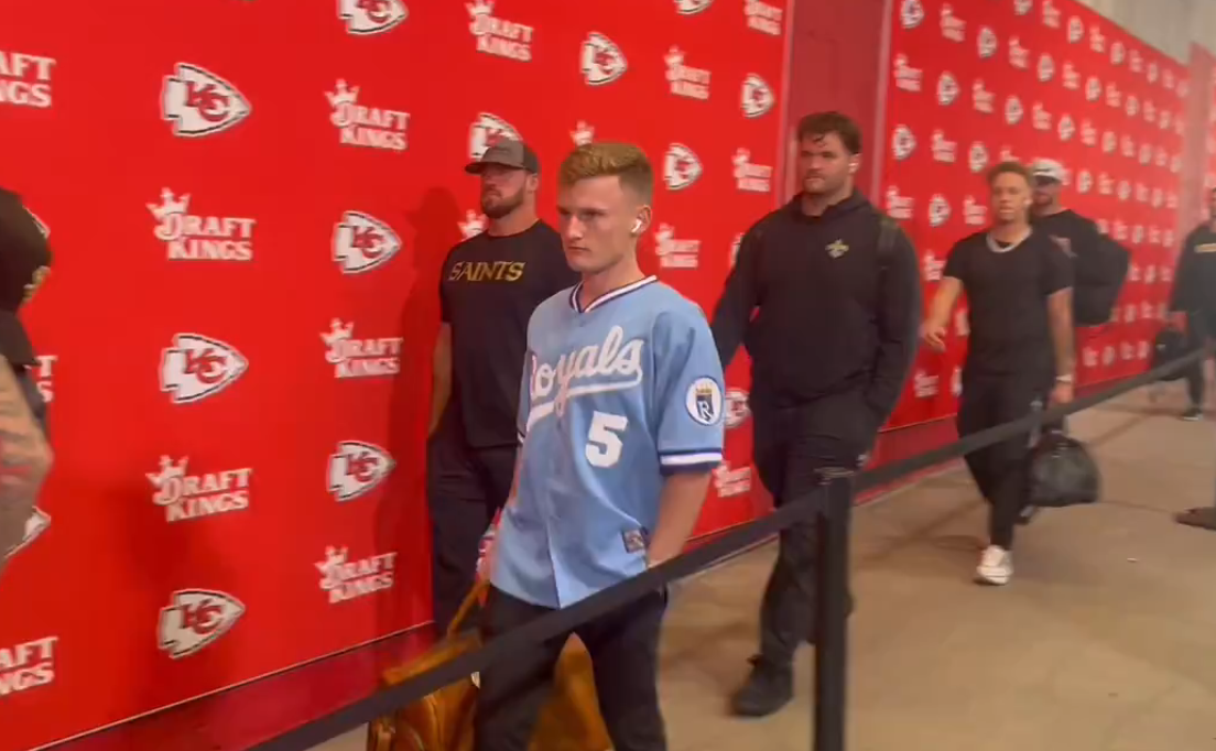 Saints K Blake Grupe wears a Royals George Brett jersey ahead of Week 5 tilt with Chiefs.