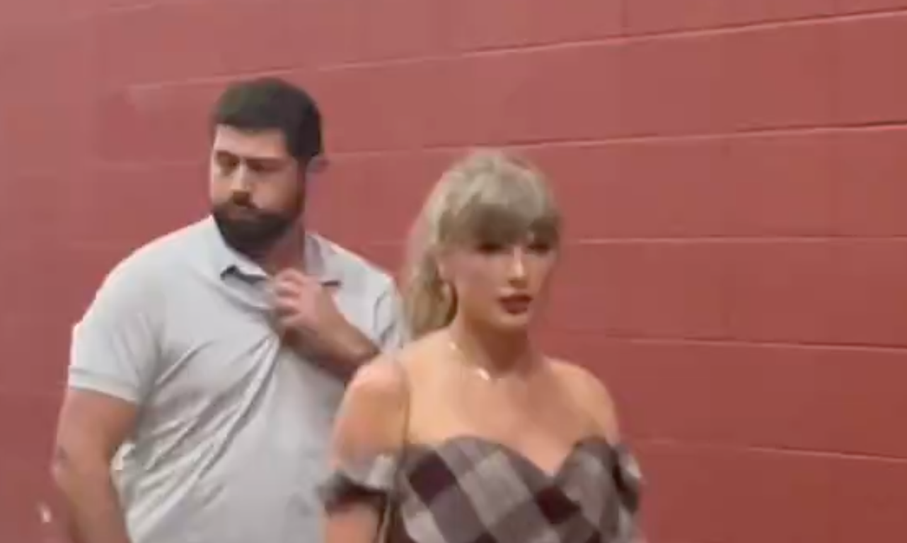 Taylor Swift arrives for the Kansas City Chiefs Monday Night Football game against the New Orleans Saints.