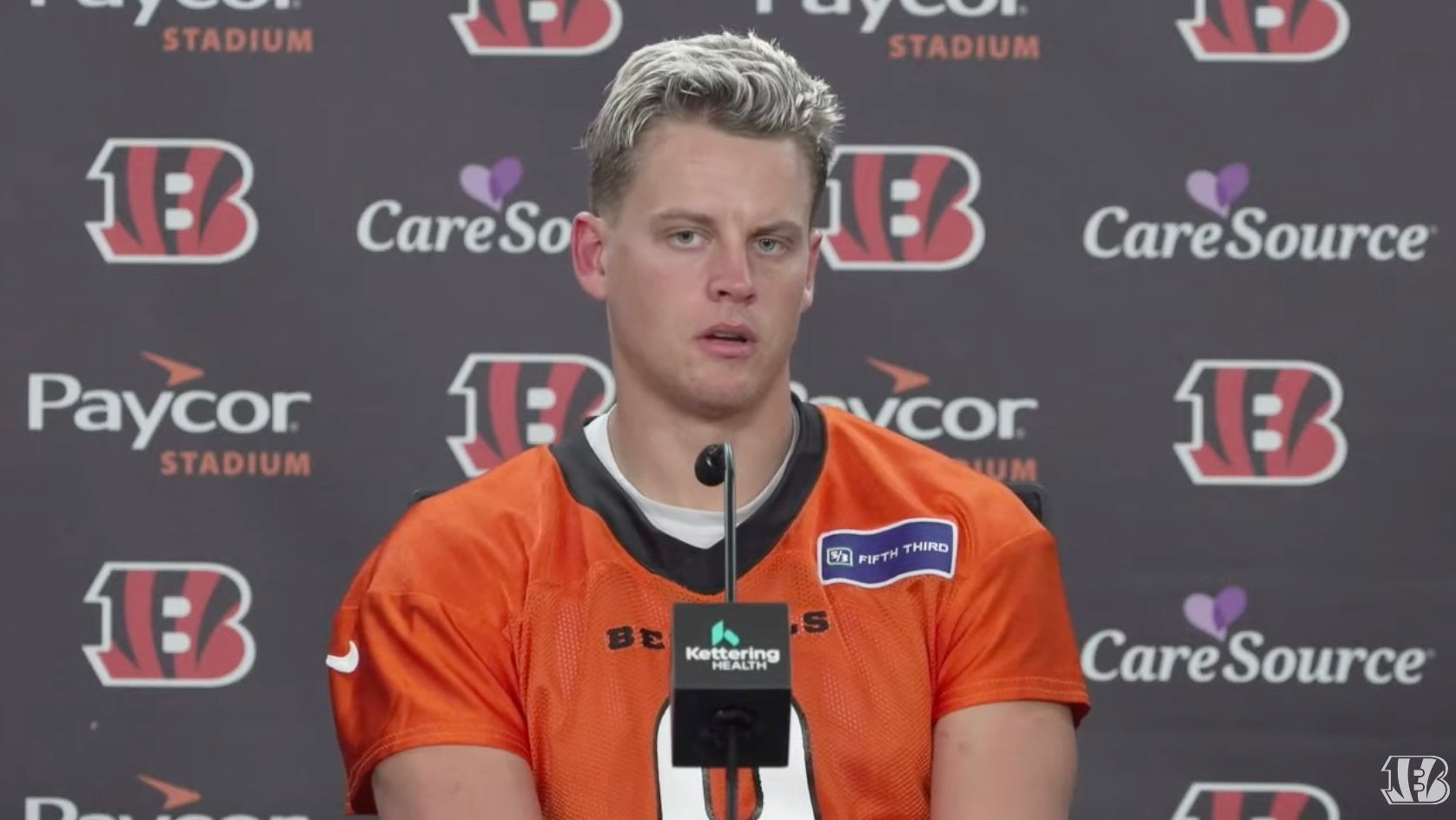 Cincinnati Bengals QB Joe Burrow talks to reporters following practice on October 9, 2024.