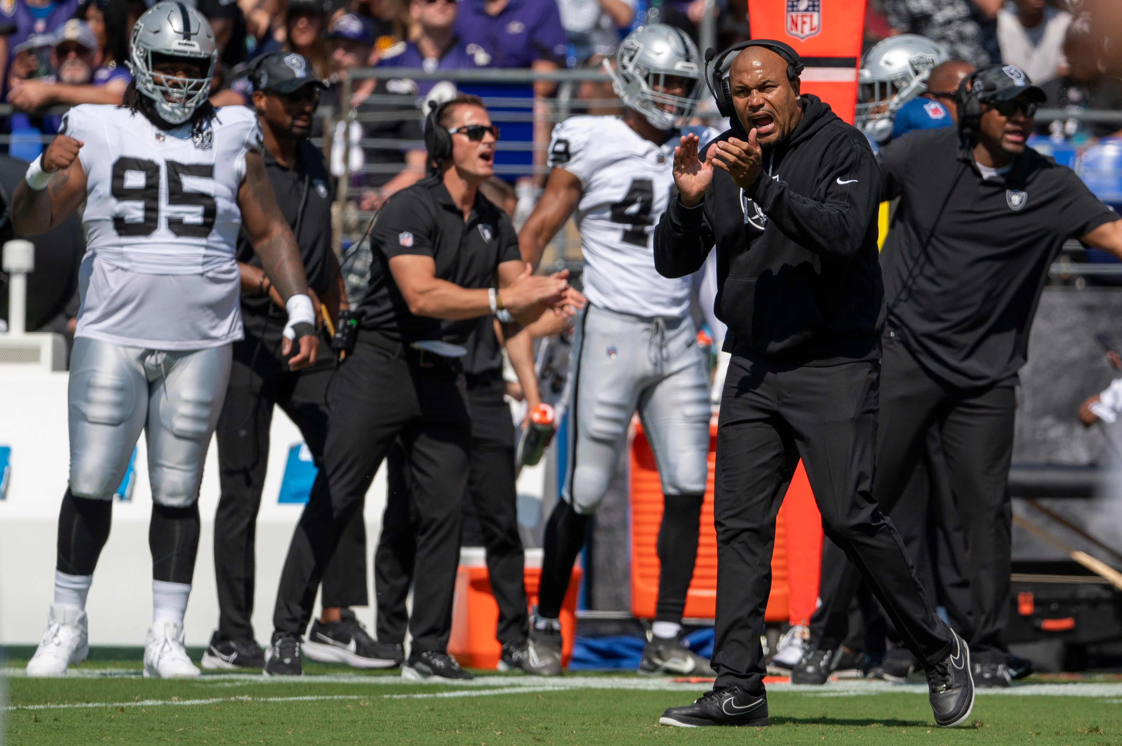 Las Vegas Raiders head coach Antonio Pierce