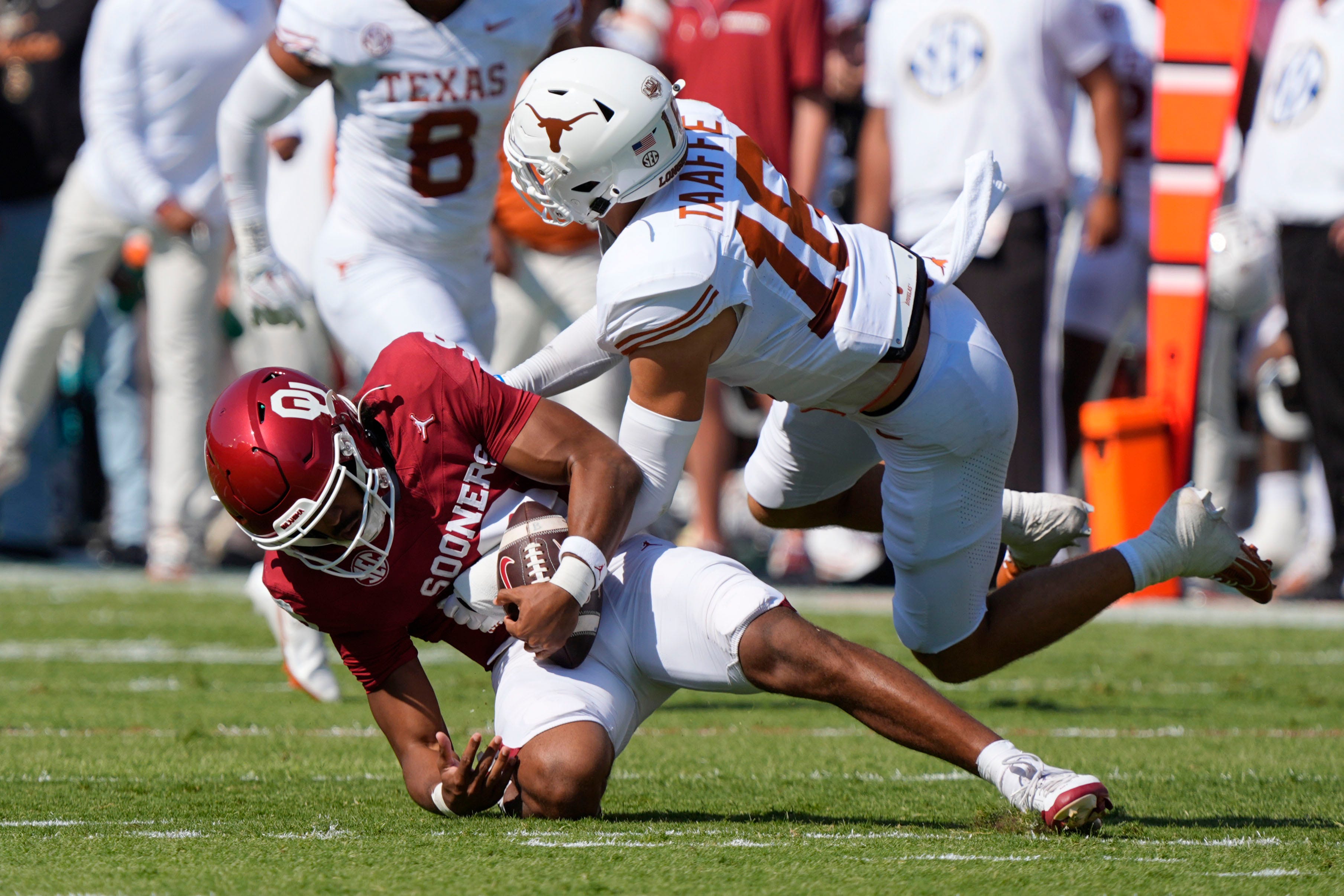 Oklahoma Sooners quarterback Michael Hawkins Jr. Texas Longhorns
