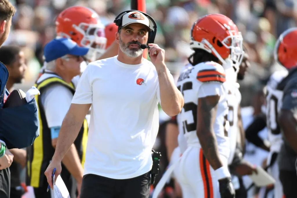 Cleveland Browns head coach Kevin Stefanski on the sidelines against the Philadelphia Eagles during the second quarter at Lincoln Financial Field.