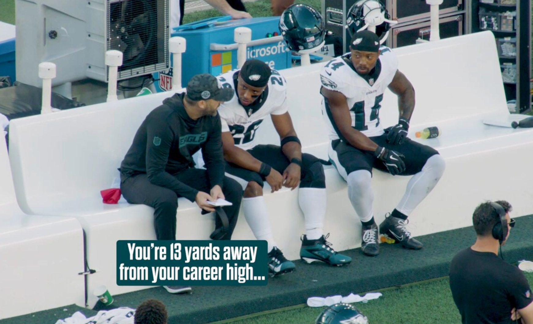 Philadelphia Eagles head coach Nick Sirianni and running back Saquon Barkley talk on the bench during Week 7 win vs. New York Giants
