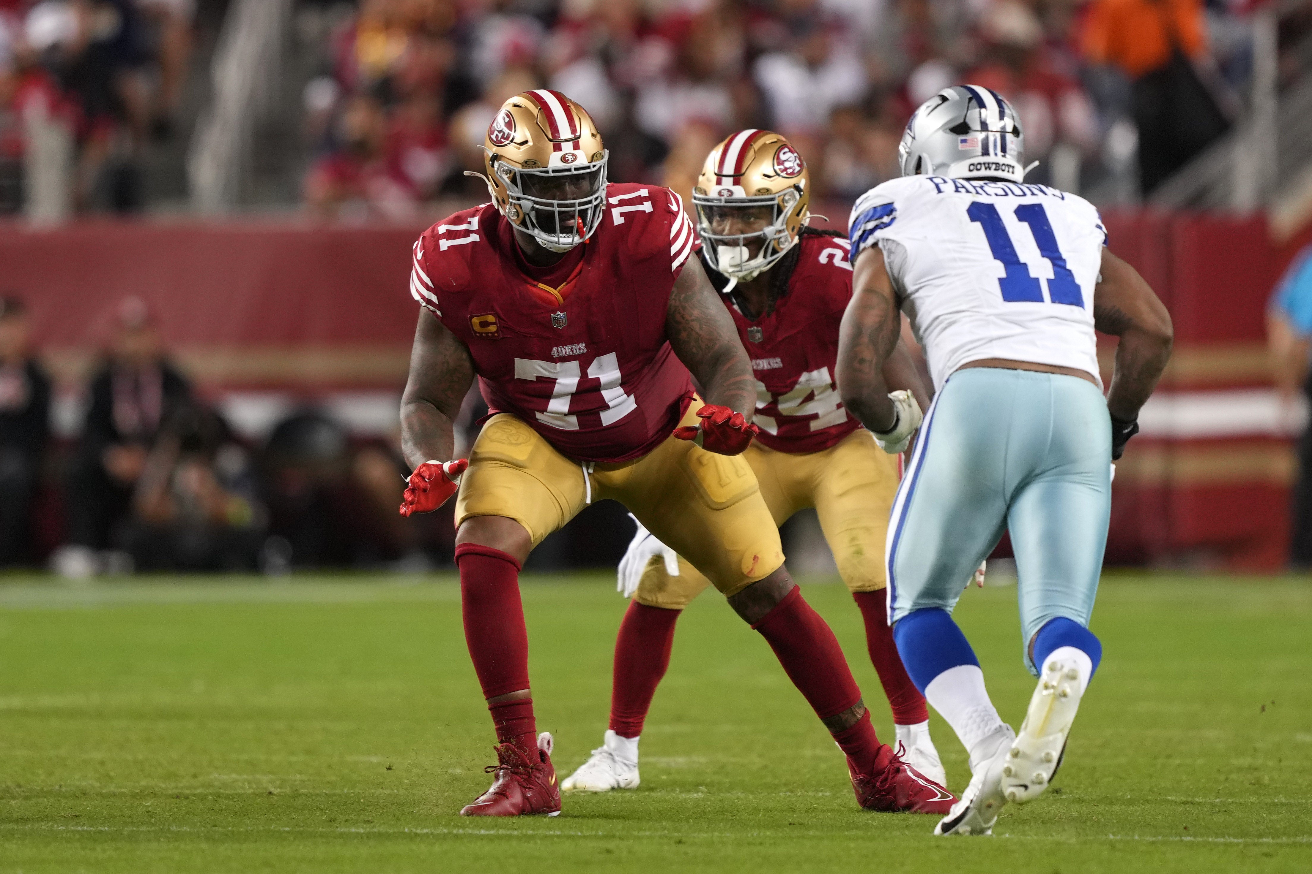 49ers offensive tackle Trent Williams blocks Dallas Cowboys linebacker Micah Parsons