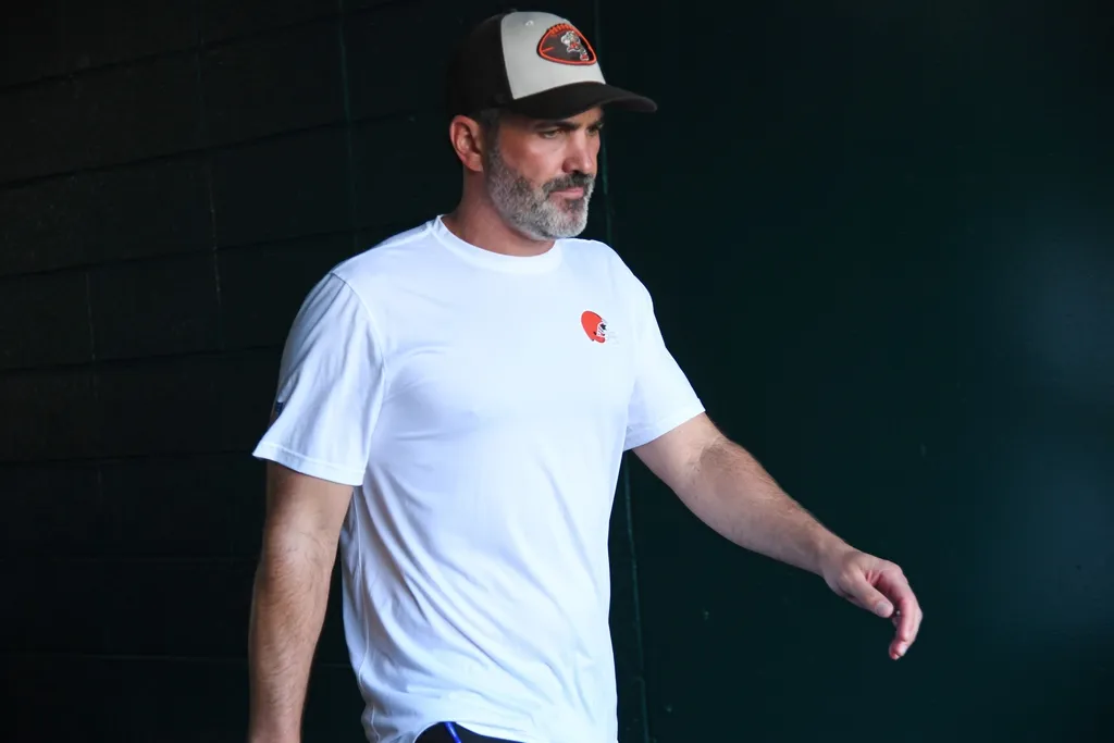 Cleveland Browns head coach Kevin Stefanski walks to the field against the Philadelphia Eagles at Lincoln Financial Field.