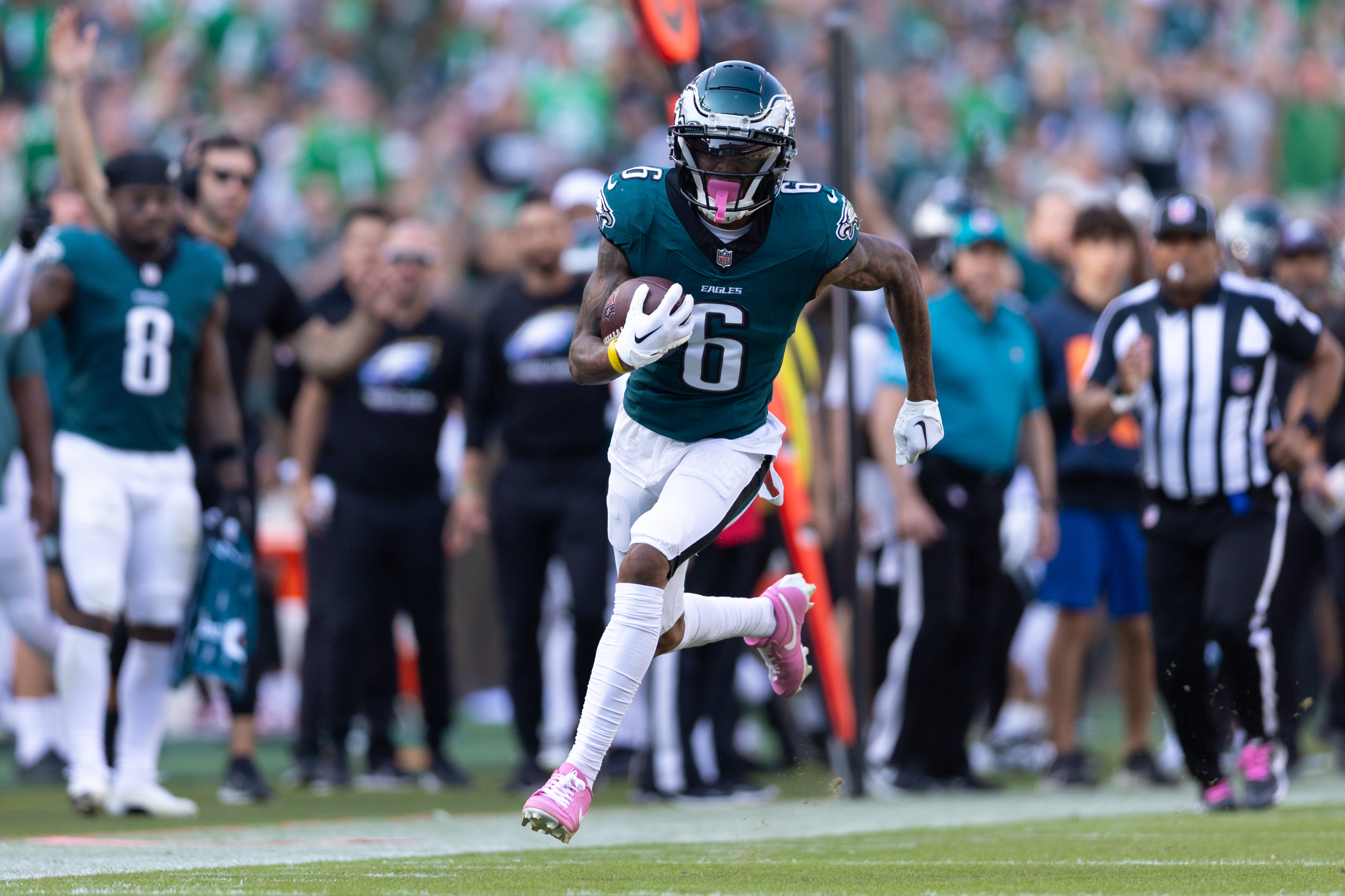Philadelphia Eagles wide receiver DeVonta Smith (6) runs for a touchdown after catching the ball against the Cleveland Browns during the fourth quarter at Lincoln Financial Field.