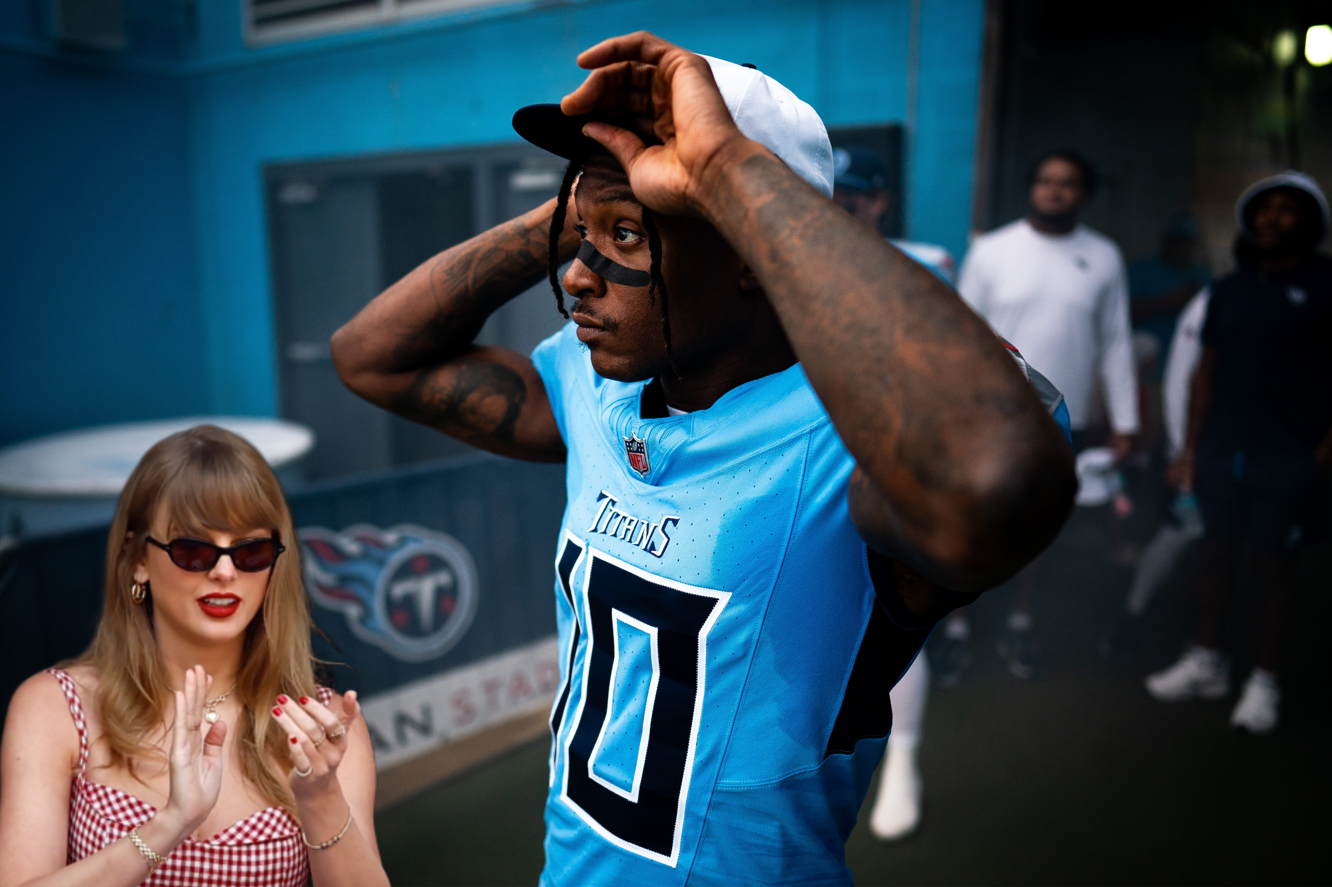 Tennessee Titans wide receiver DeAndre Hopkins (10) heads to the field before a game against the Green Bay Packers at Nissan Stadium in Nashville, Tenn., Sunday, Sept. 22, 2024.