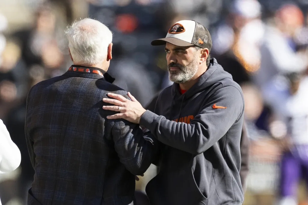 Cleveland Browns head coach Kevin Stefanski shakes hands with managing and principal partner Jimmy Haslam before the game against the Baltimore Ravens at Huntington Bank Field.
