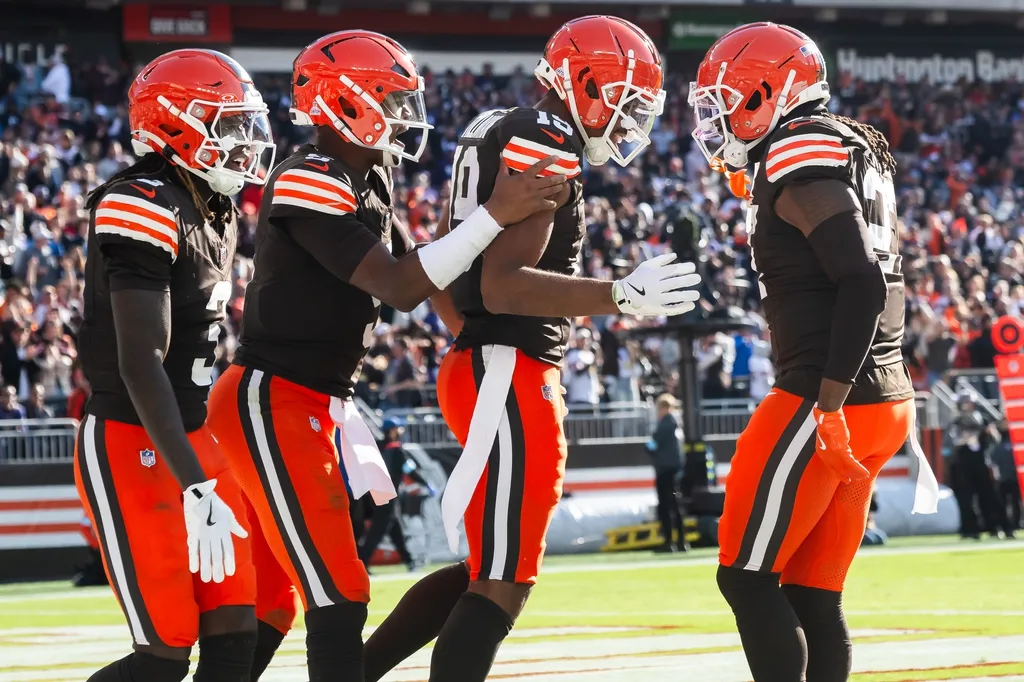 Cleveland Browns wide receiver Cedric Tillman (19) celebrates with wide receiver Jerry Jeudy (3) and quarterback Jameis Winston (5) and running back D'Onta Foreman (27) after catching a touchdown pass...