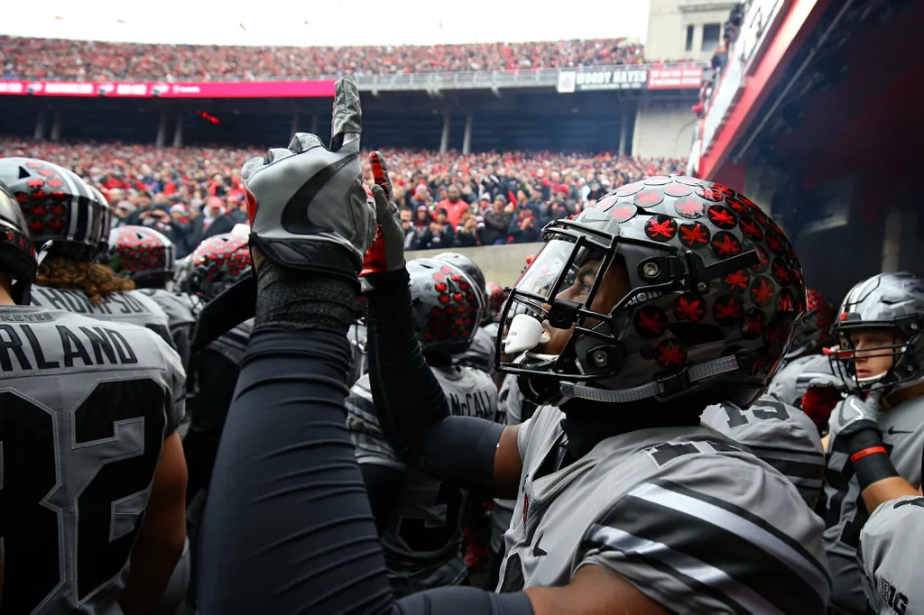 Ohio State Buckeyes cornerback Denzel Ward (12) prepares to take the field prior to the start of the game against the Penn State Nittany Lions at Ohio Stadium.