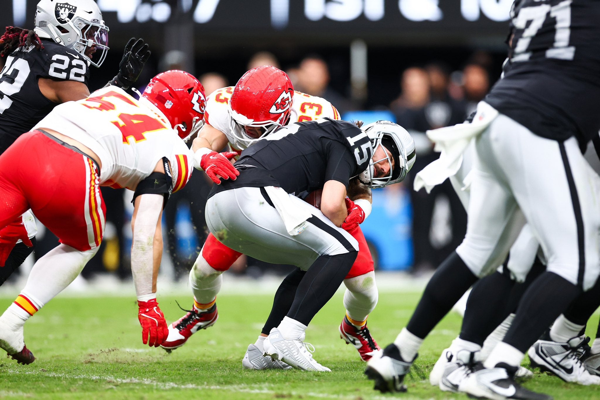 Chiefs LB Drue Tranquill sacks Raiders QB Gardner Minshew.