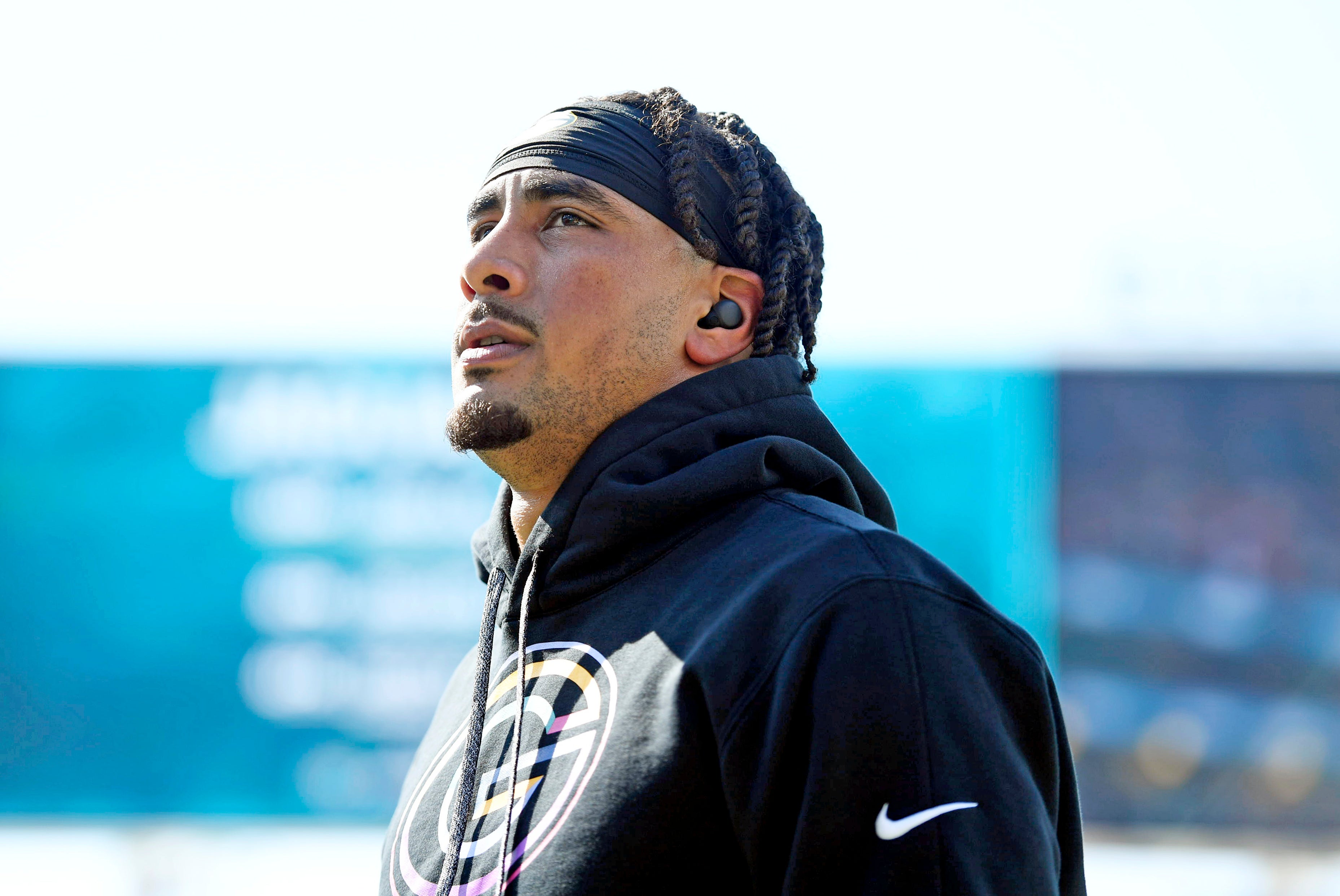 Green Bay Packers quarterback Jordan Love (10) before the game against the Jacksonville Jaguars at EverBank Stadium.