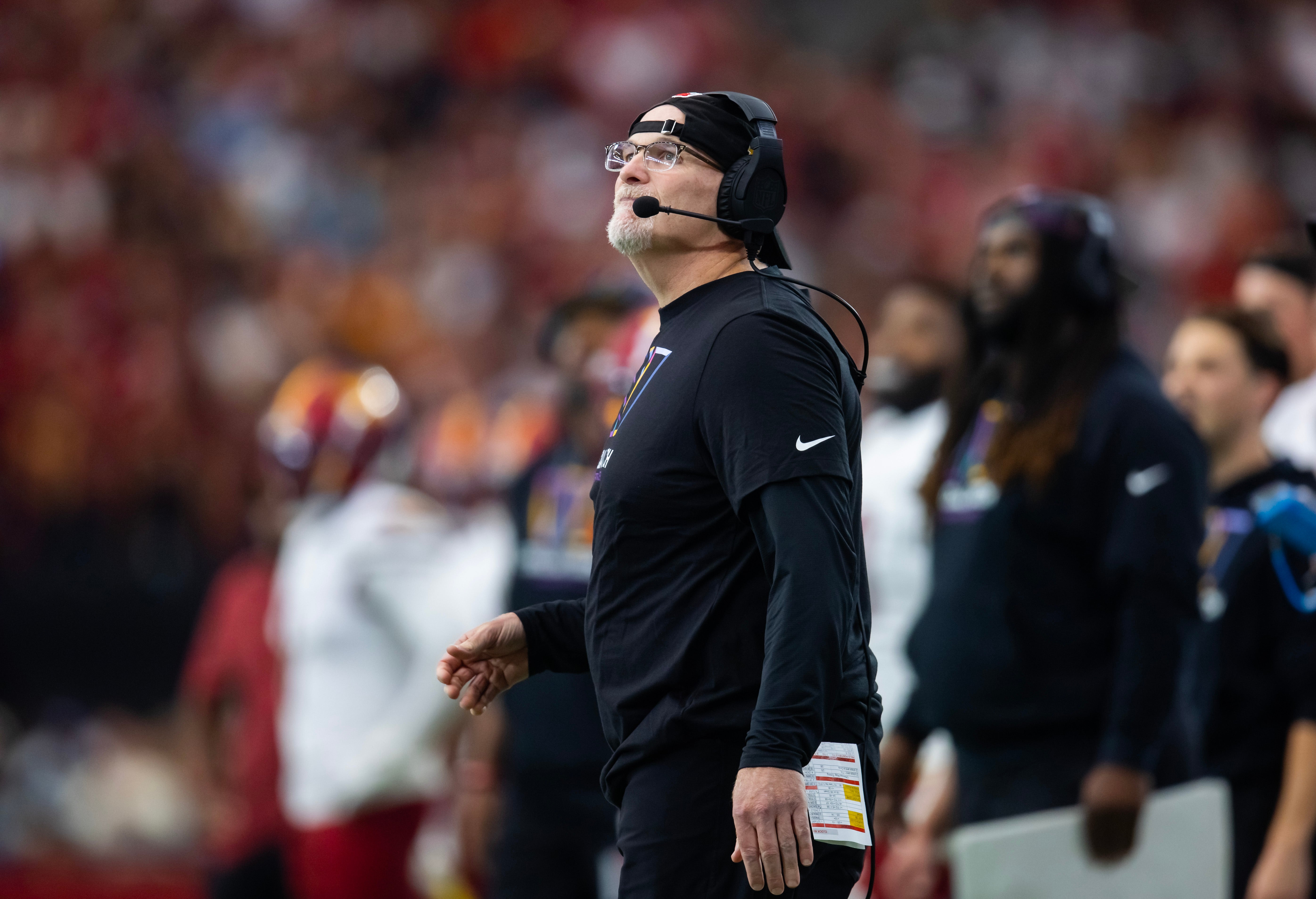 Sep 29, 2024; Glendale, Arizona, USA; Washington Commanders head coach Dan Quinn against the Arizona Cardinals at State Farm Stadium.