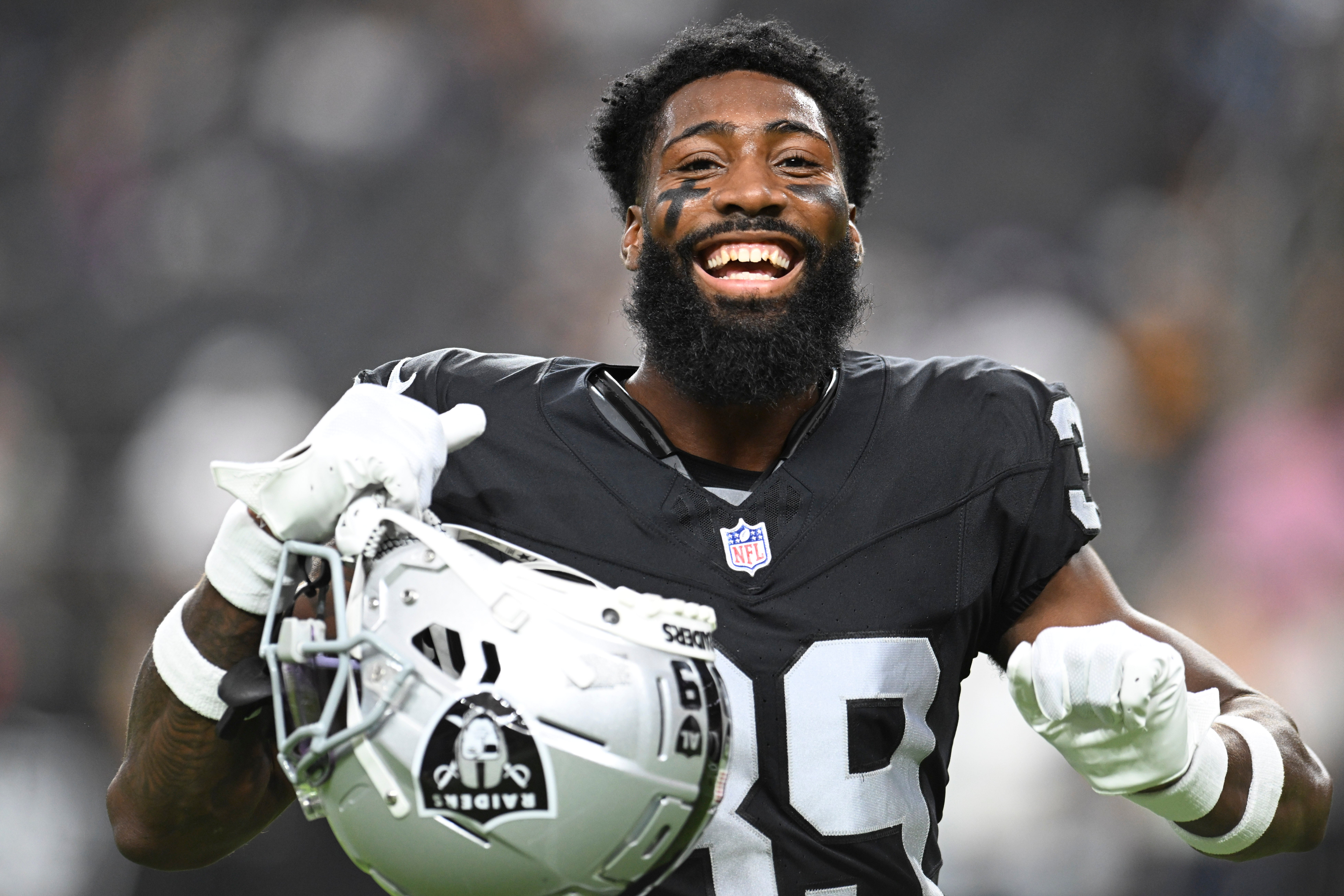 Las Vegas Raiders cornerback Nate Hobbs