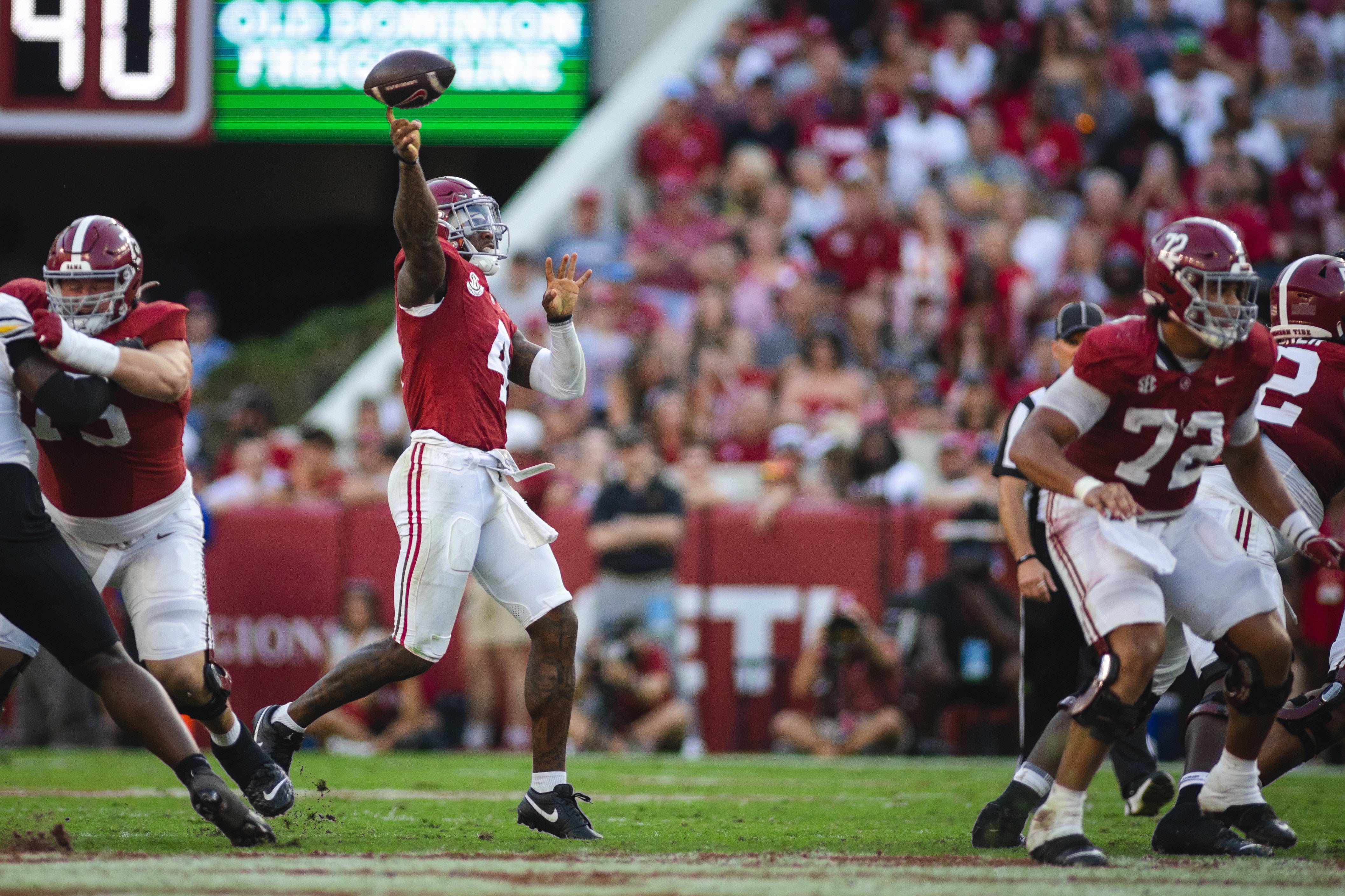 Alabama Crimson Tide quarterback Jalen Milroe (4) throws against the Missouri Tigers during the third quarter at Bryant-Denny Stadium.