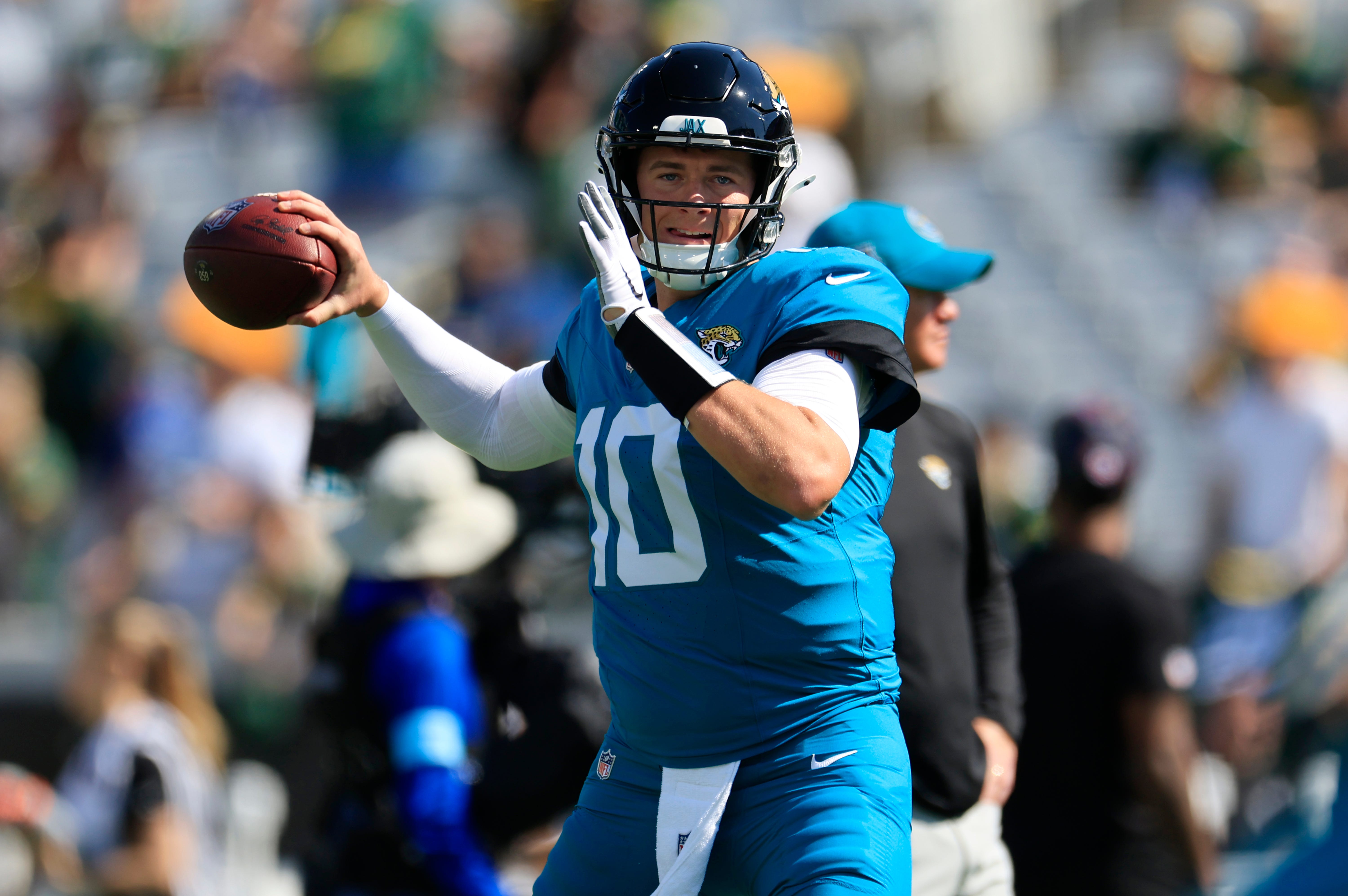 Jacksonville Jaguars quarterback Mac Jones (10) warms up before an NFL football matchup Sunday, Oct. 27, 2024 at EverBank Stadium in Jacksonville, Fla. [Corey Perrine/Florida Times-Union]