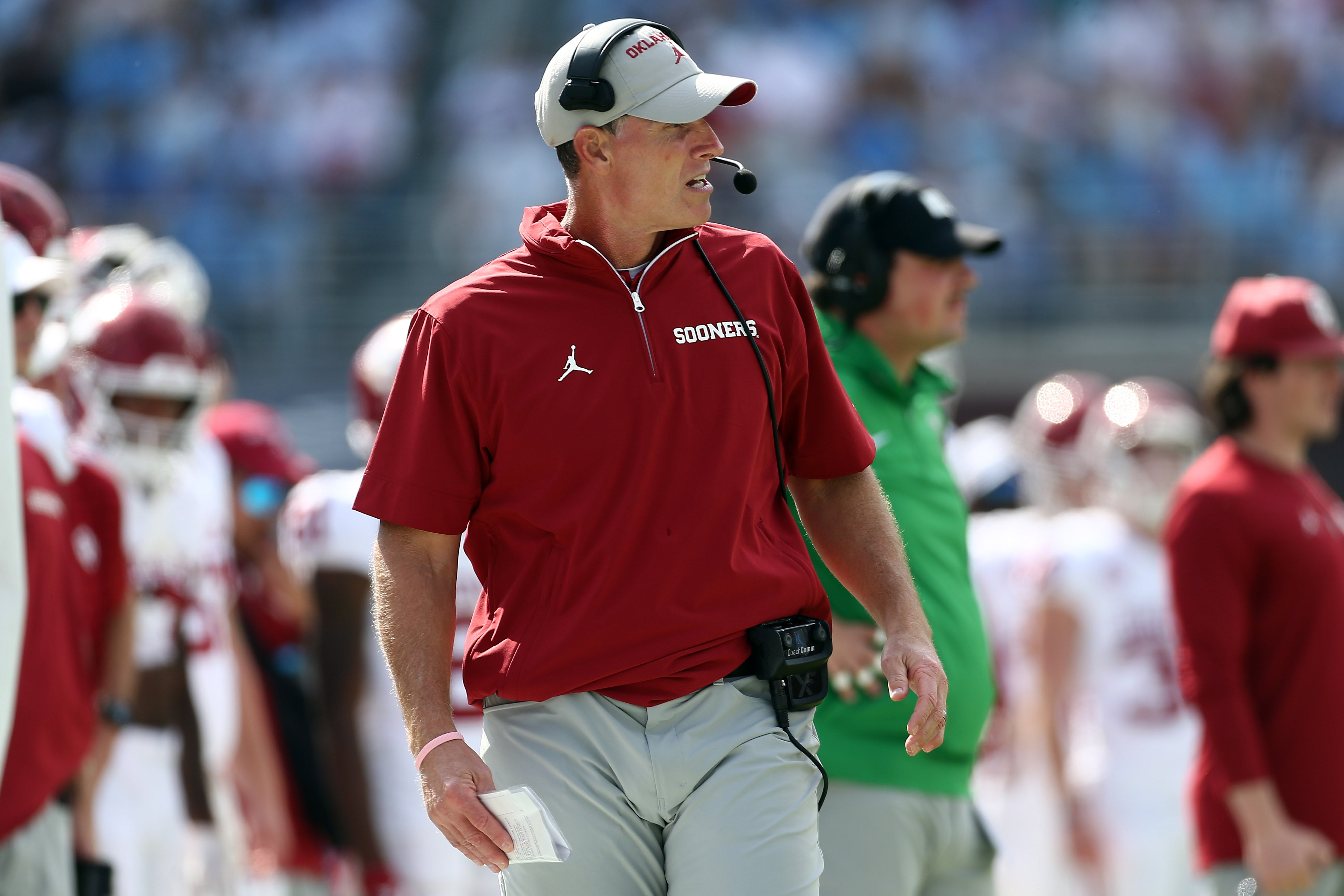 Oklahoma Sooners head coach Brent Venables