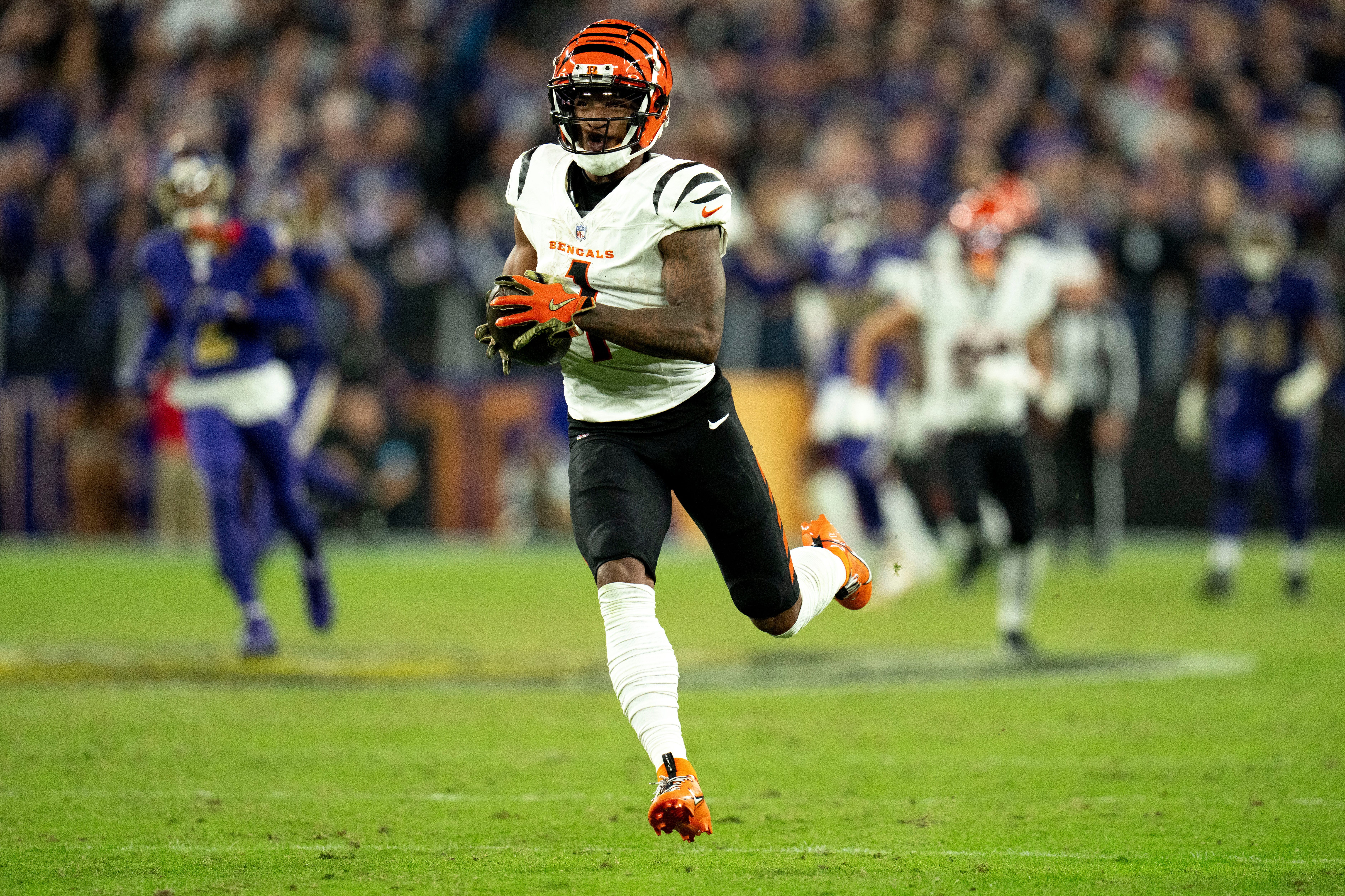 Bengals wide receiver Ja'Marr Chase catches a touchdown pass in the fourth quarter against the Baltimore Ravens.