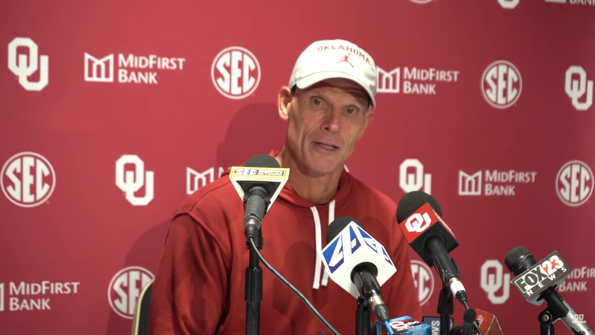 Oklahoma Sooners head coach Brent Venables