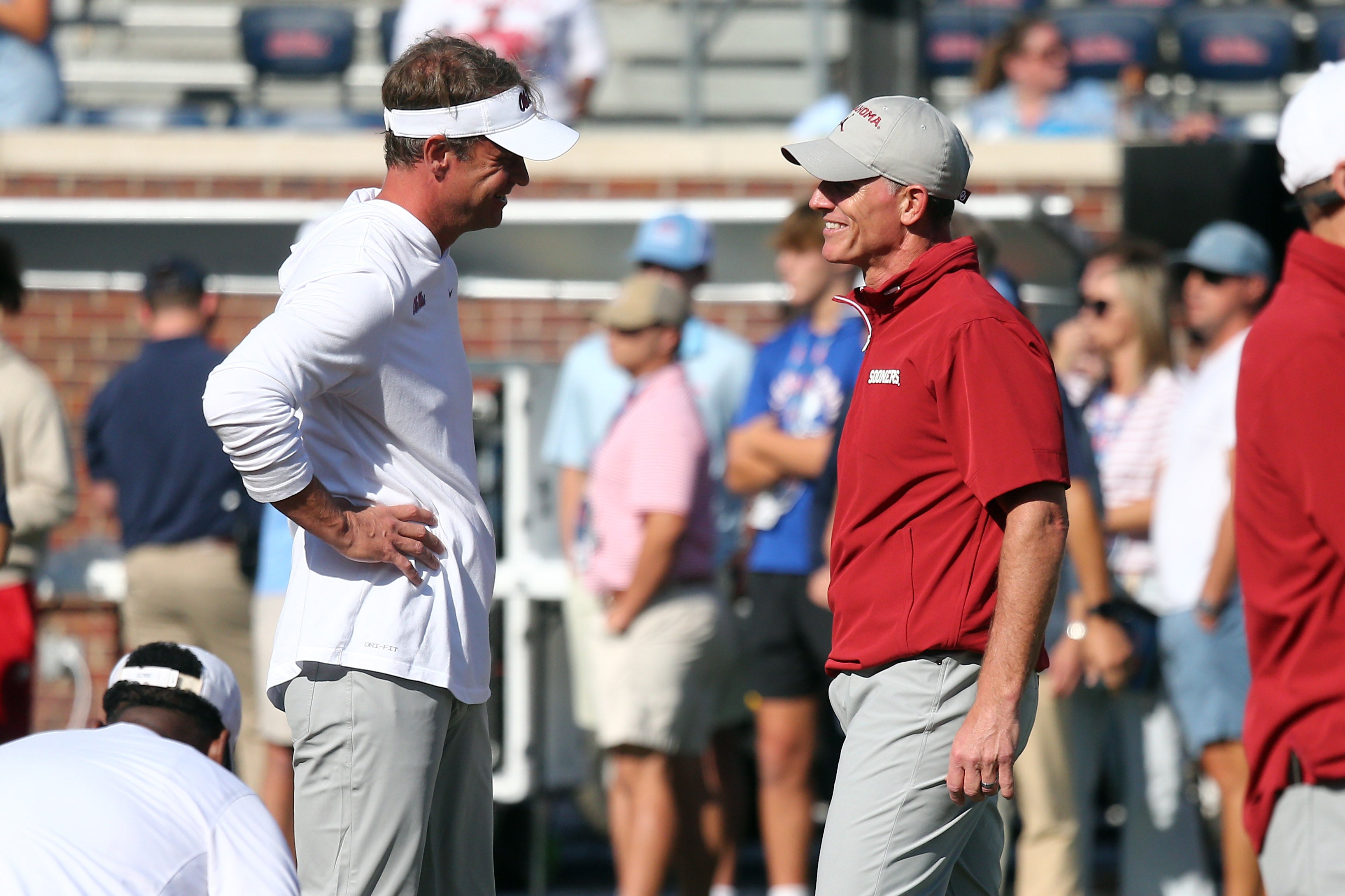 Oklahoma Sooners head coach Brent Venables