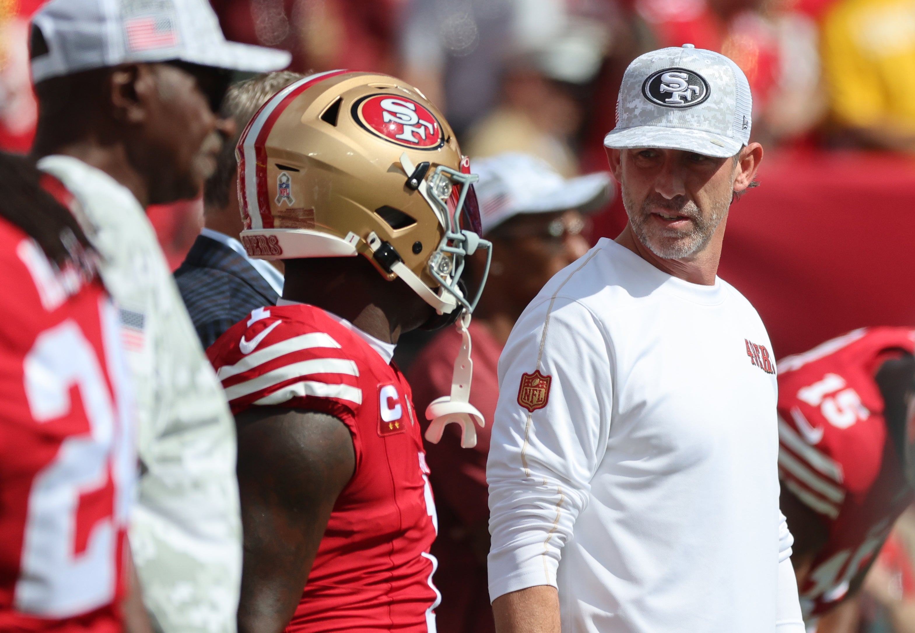 San Francisco 49ers head coach Kyle Shanahan and wide receiver Deebo Samuel Sr. (1) against the Tampa Bay Buccaneers prior to the game at Raymond James Stadium.