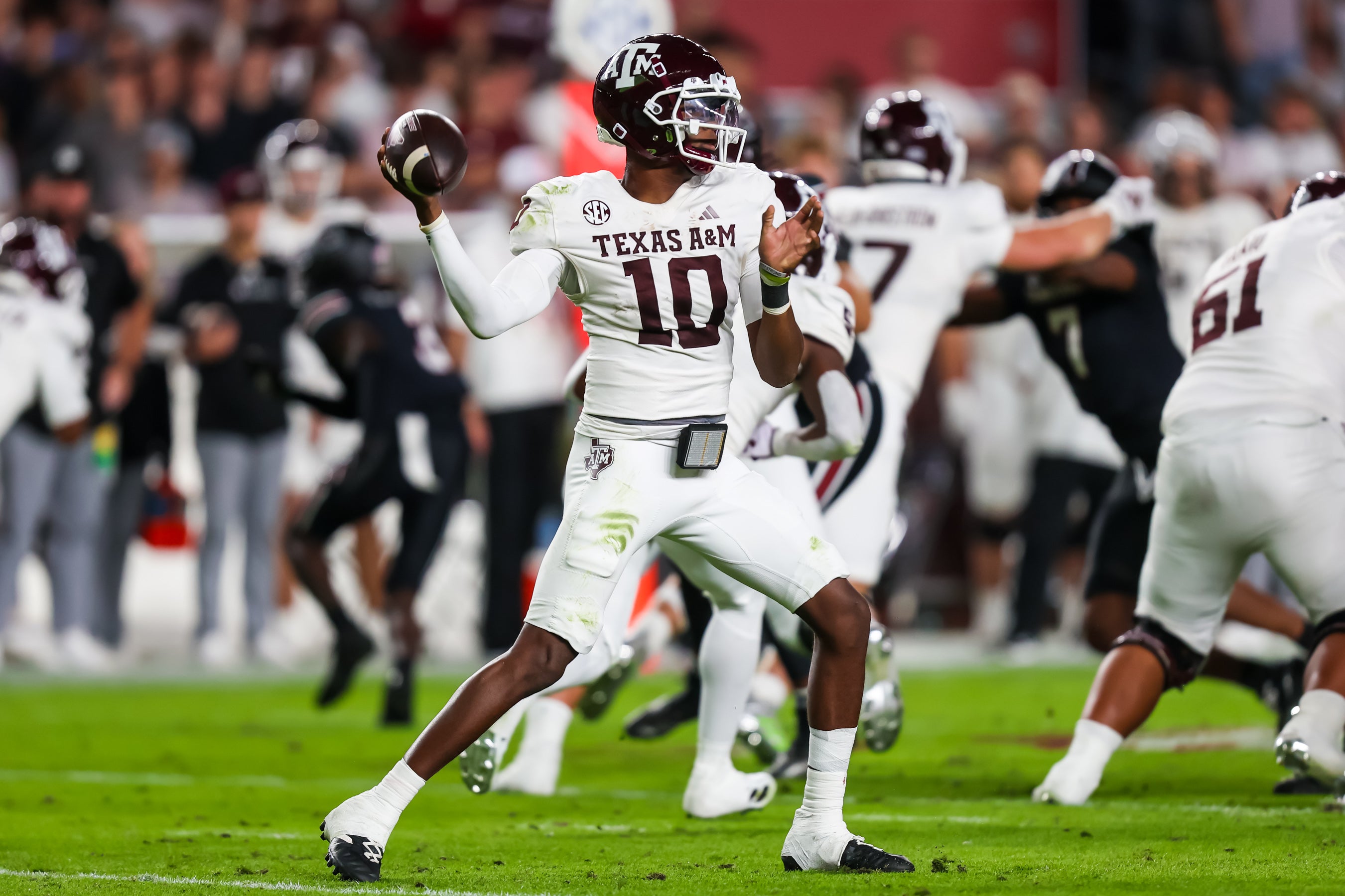 Texas A&M Aggies quarterback Marcel Reed (10) passes against the South Carolina Gamecocks in the first quarter at Williams-Brice Stadium.