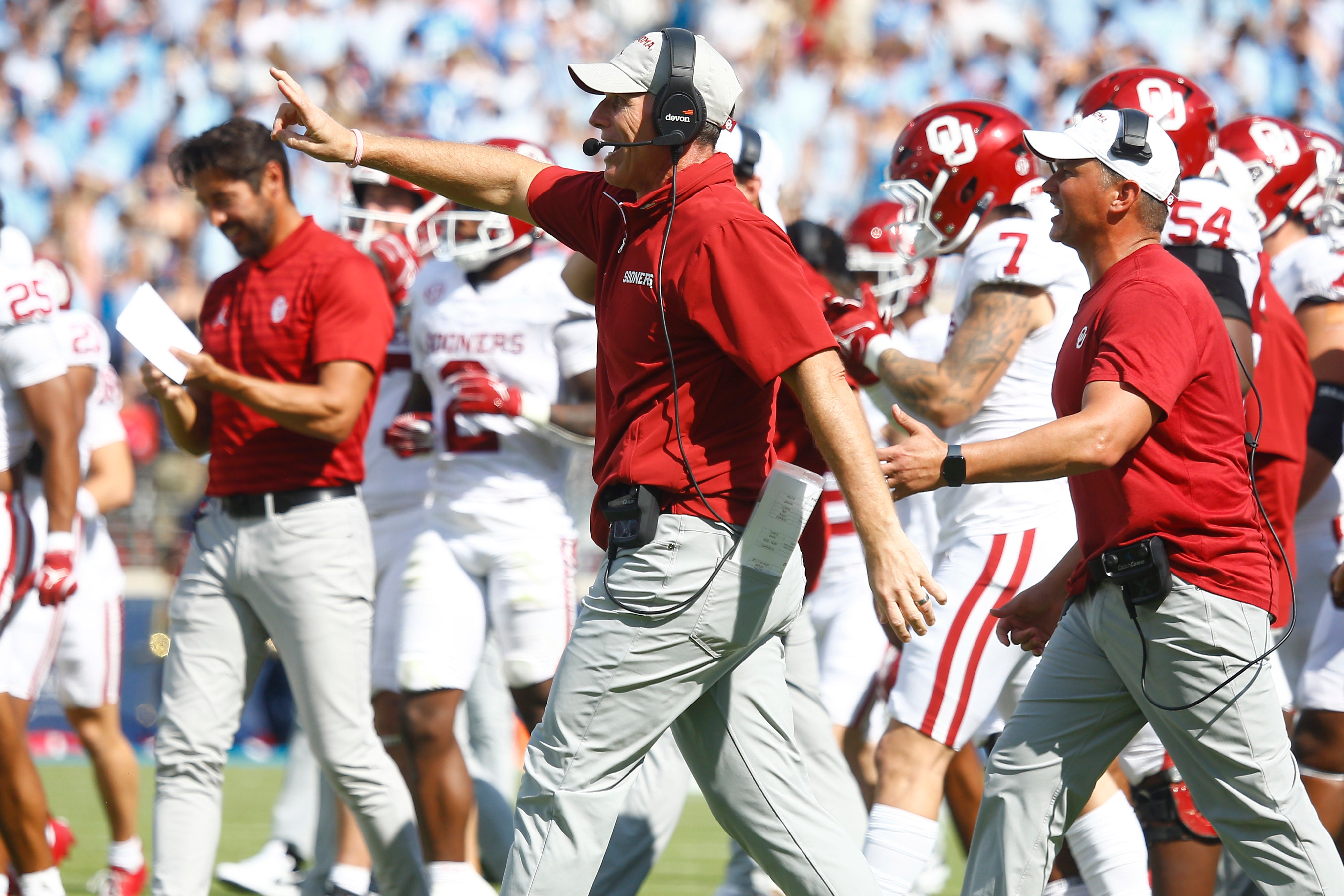 Oklahoma Sooners head coach Brent Venables