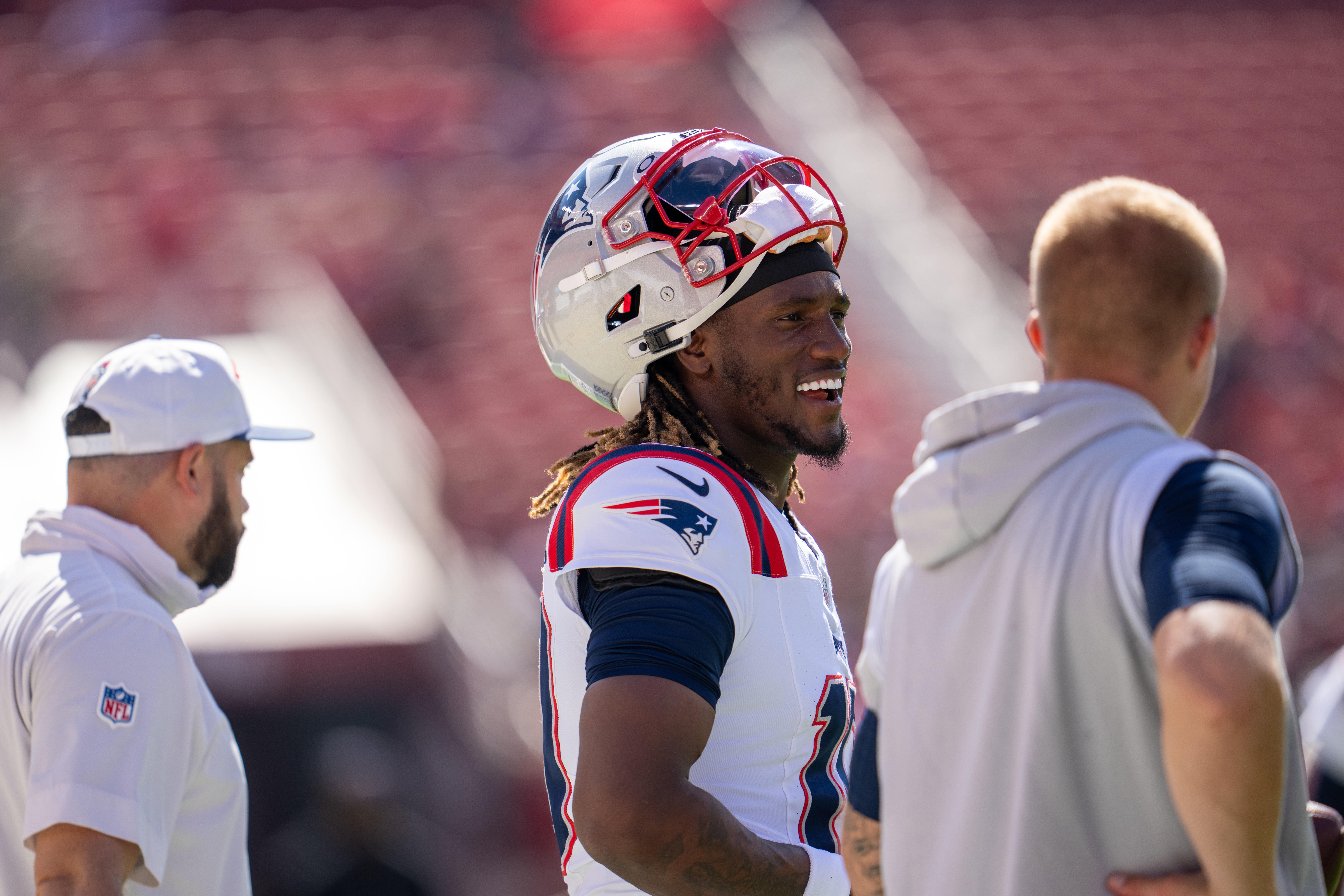 Sep 29, 2024; Santa Clara, California, USA; New England Patriots quarterback Joe Milton III (19) during warmups before the start of the game against the San Francisco 49ers at Levi's Stadium.