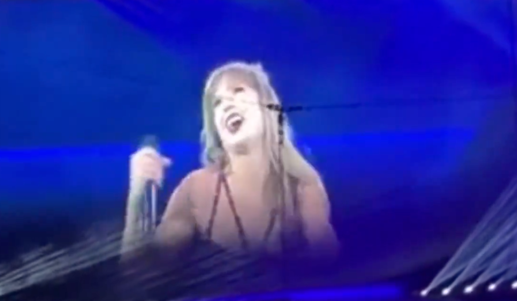 Fans believe that one of Taylor Swift's dance moves from Saturday's Toronto Eras Tour show was a tribute to Travis Kelce